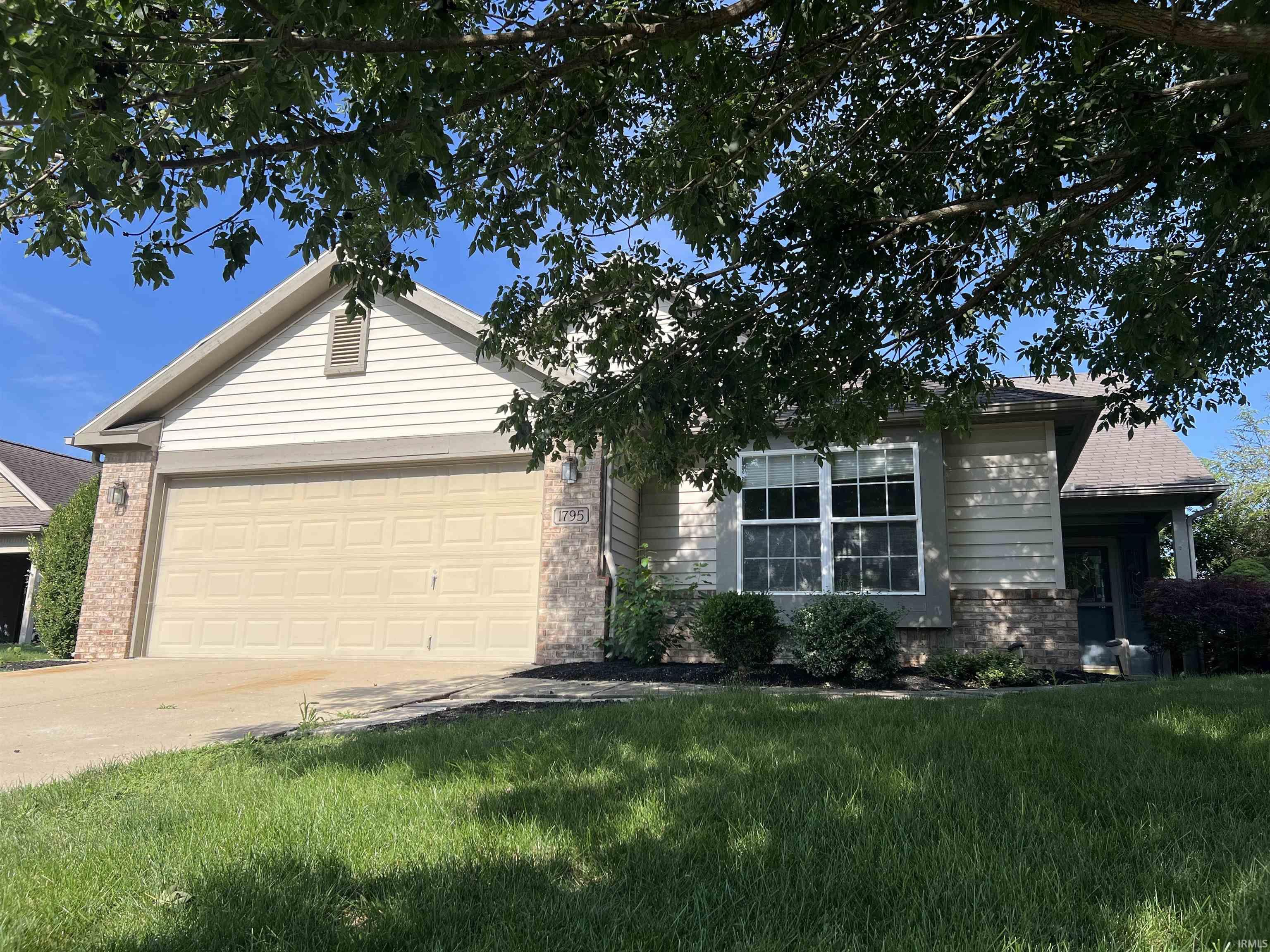 1795 Valley View Drive Property Photo 1