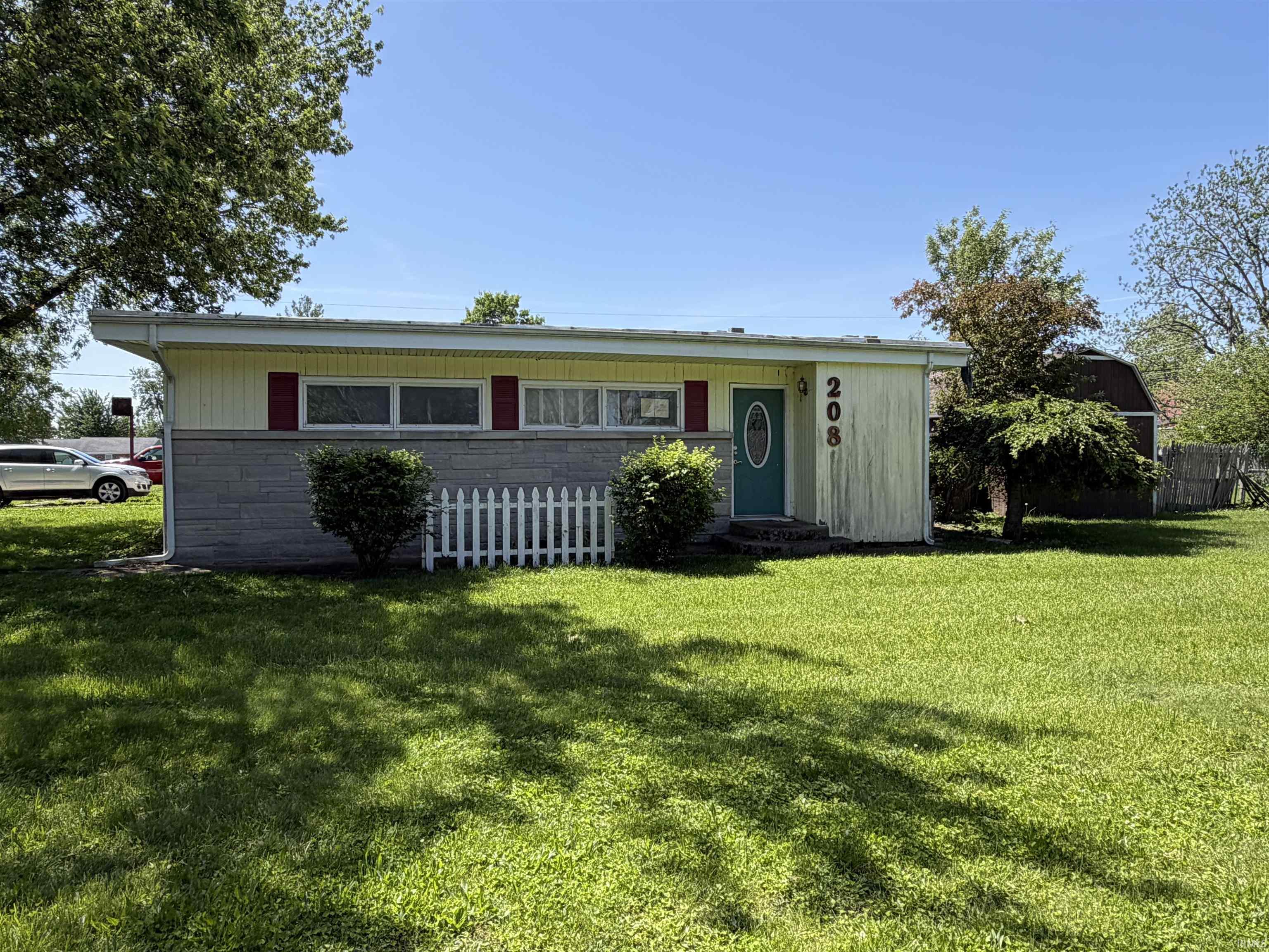 208 E Wilson Street Property Photo 1