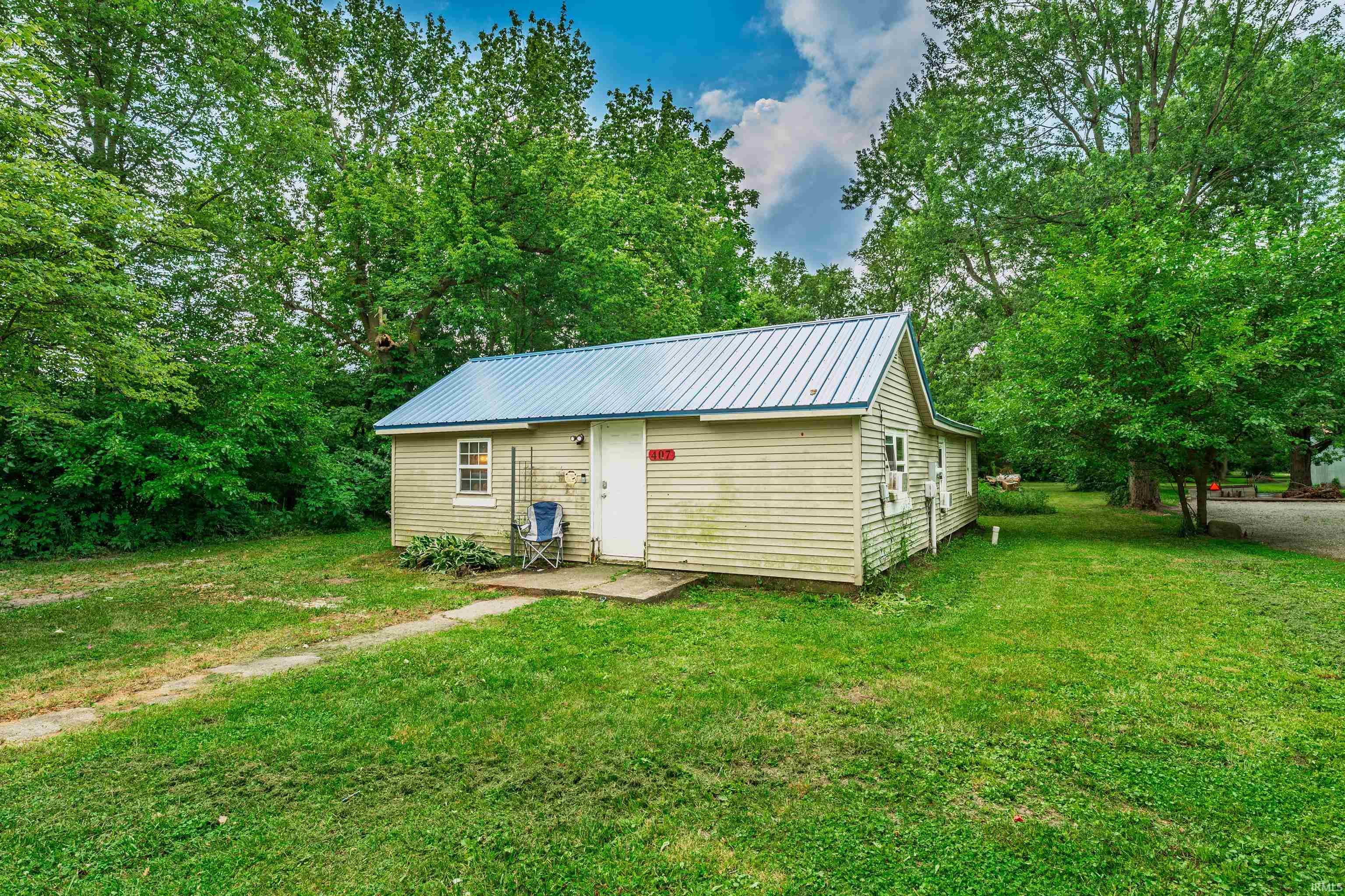 407 E Maple Street Property Photo 1