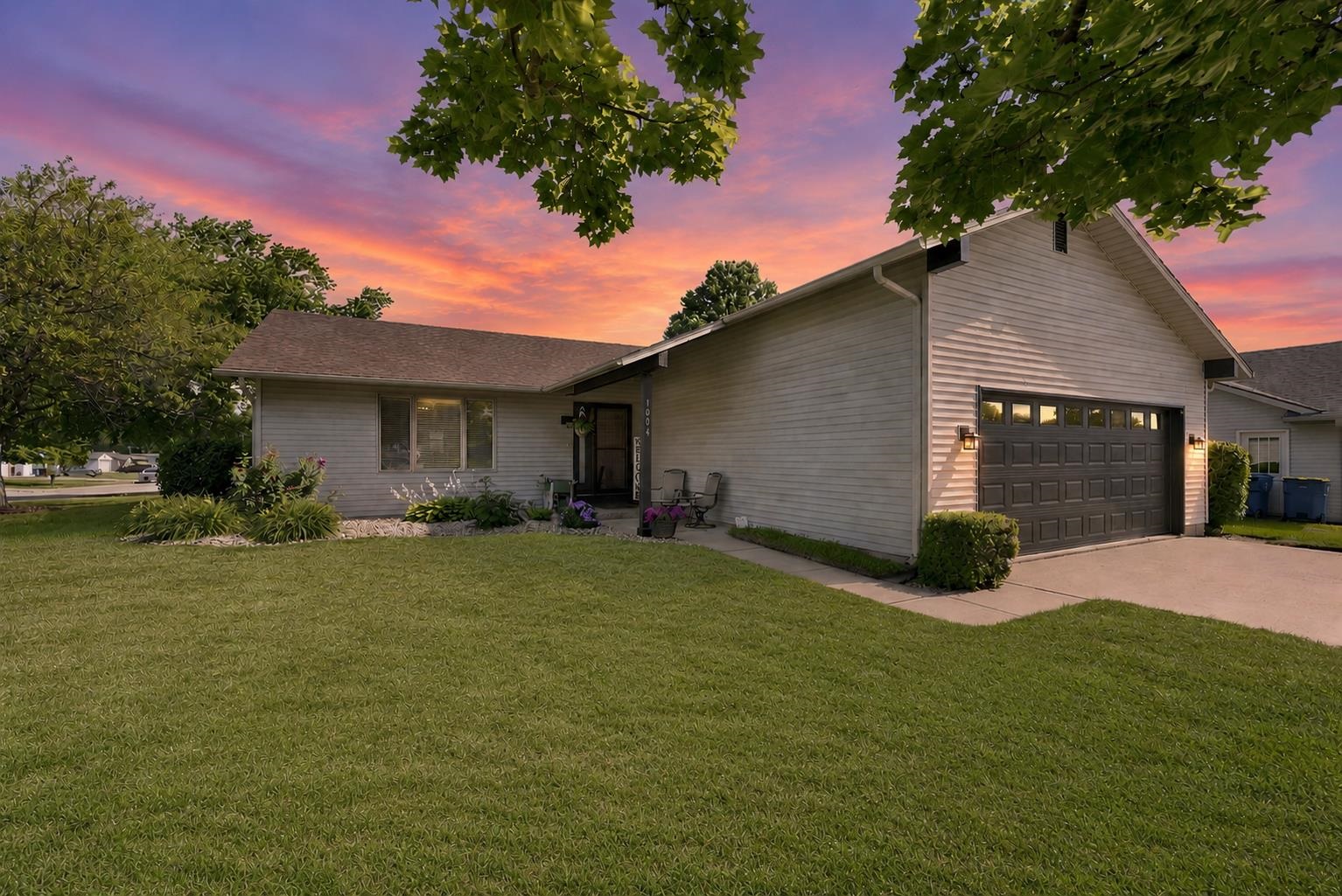 1004 Elm Street Property Photo 1