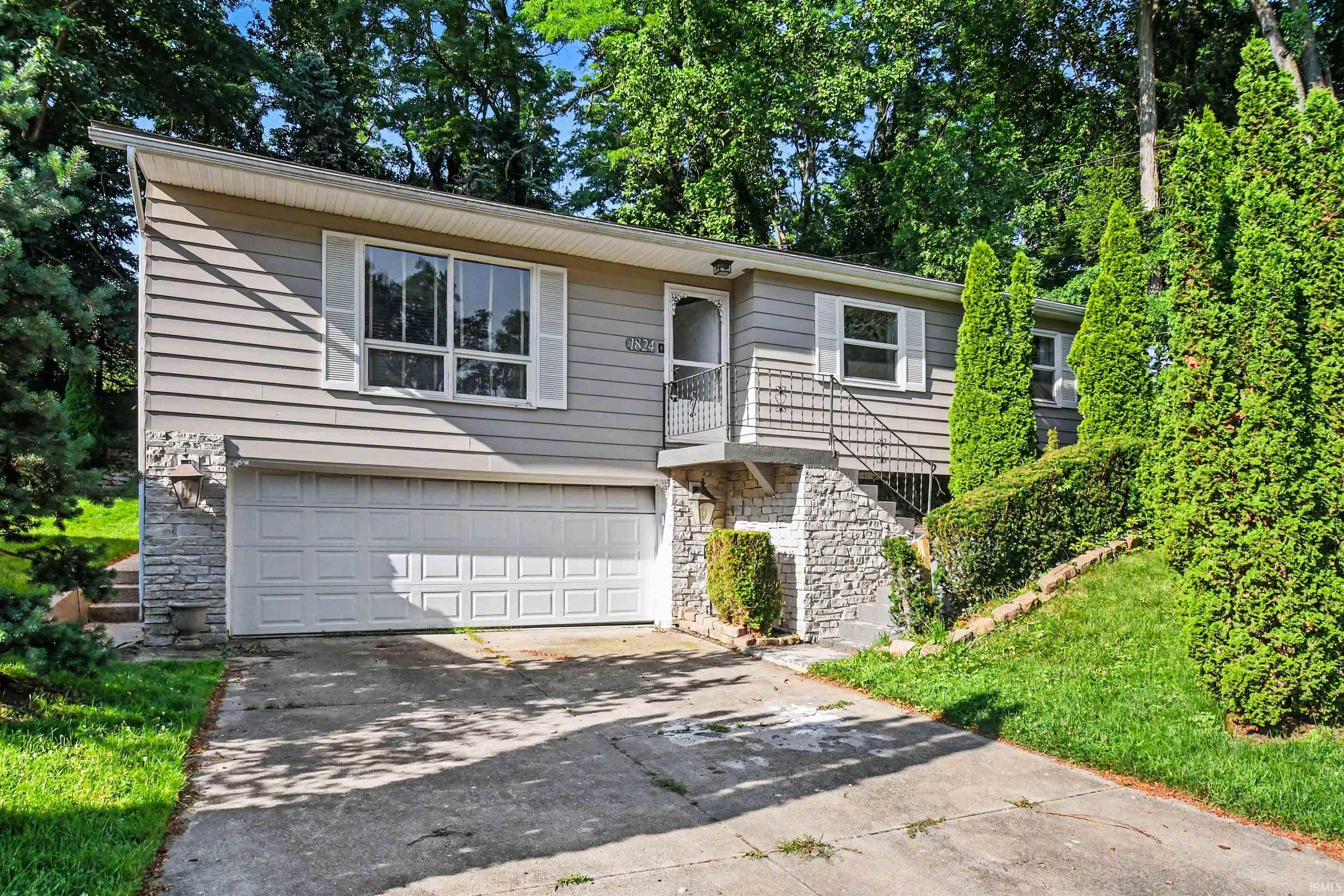 1824 Peachtree Lane Property Photo 1