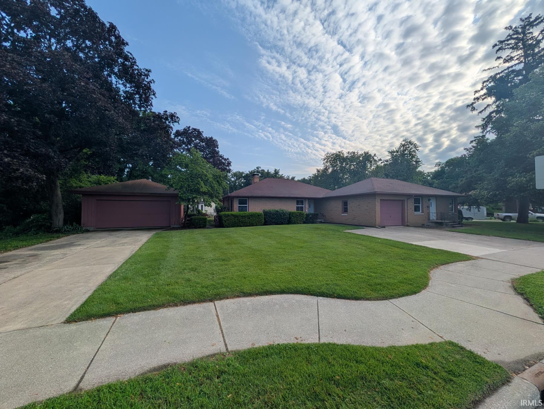 412 W Beardsley Avenue Property Photo 1