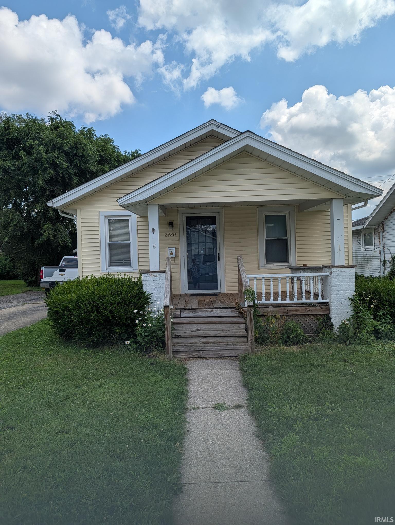 2420 Morton Avenue Property Photo 1