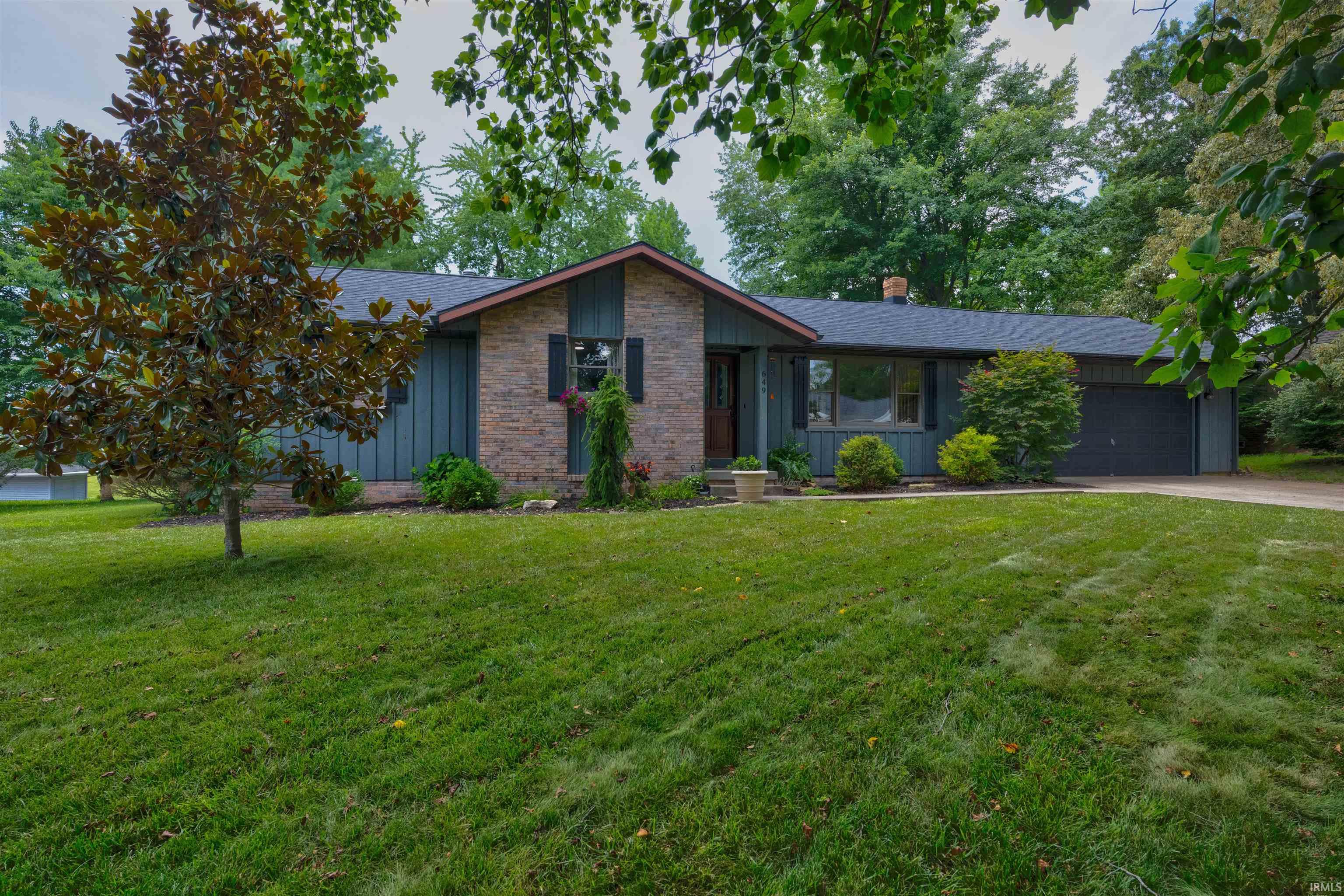 649 W Donder Lane Property Photo 1