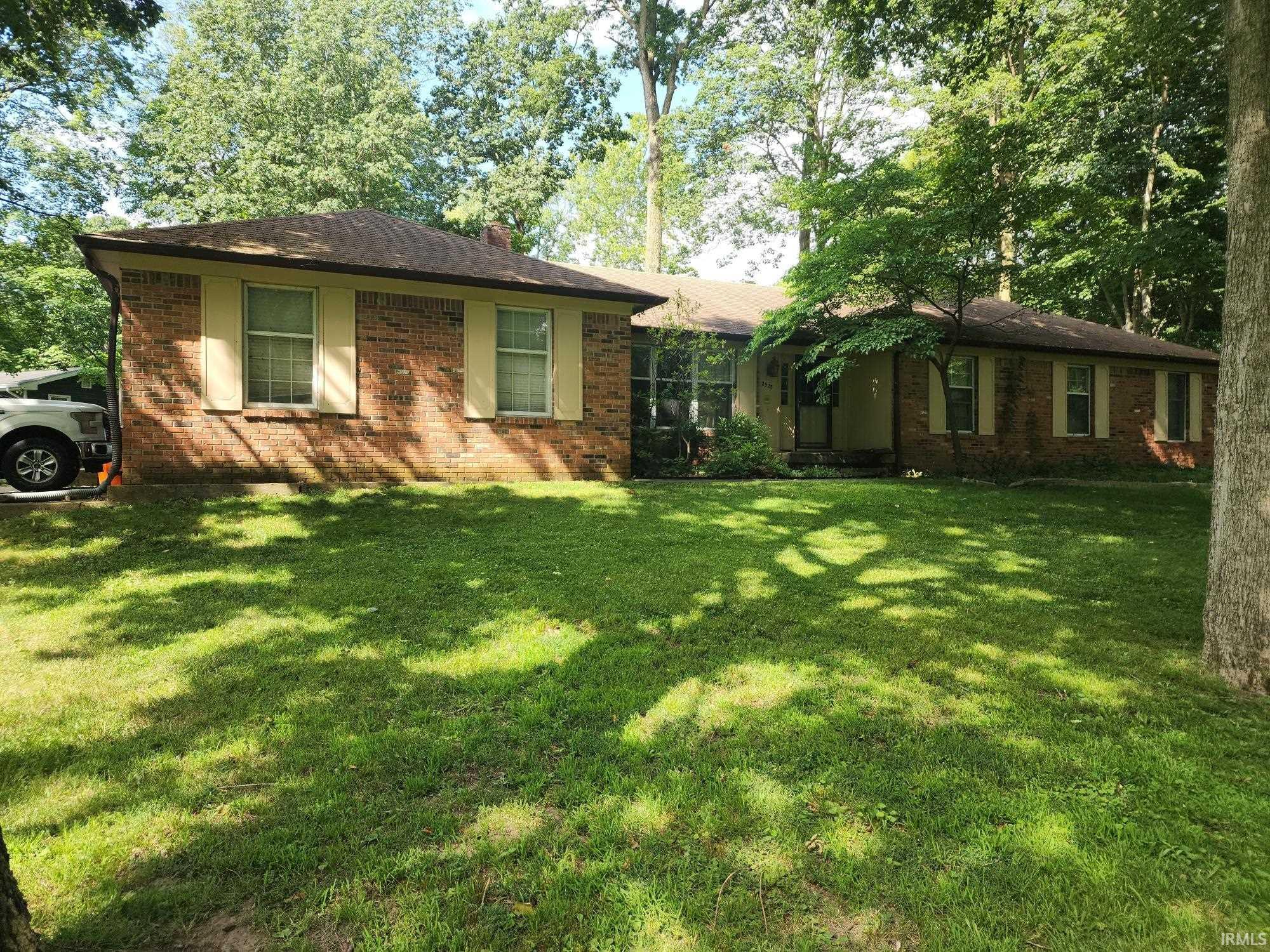 2925 E Bronswood Drive Property Photo 1