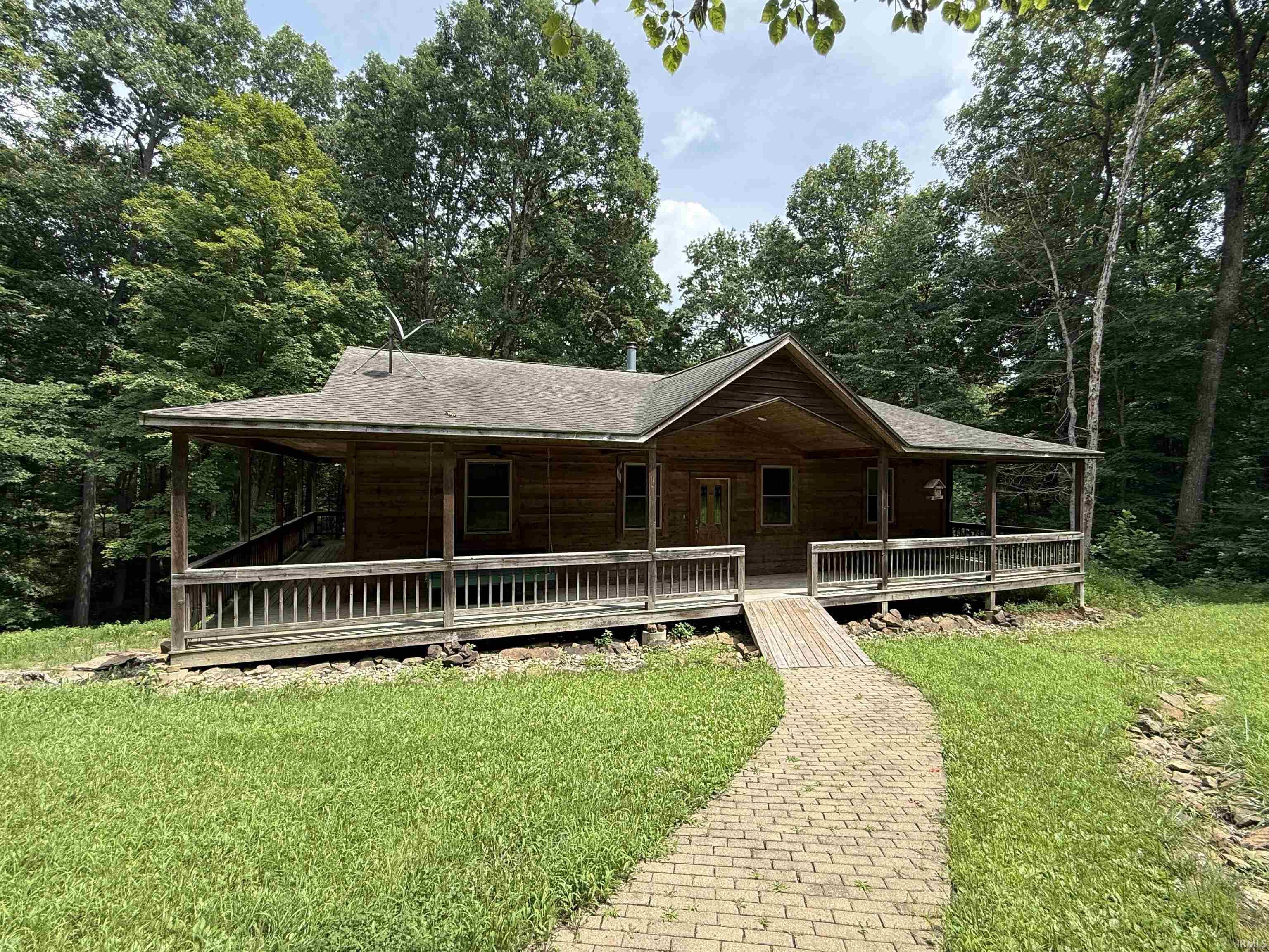 4666 N Pine Drive Property Photo 1