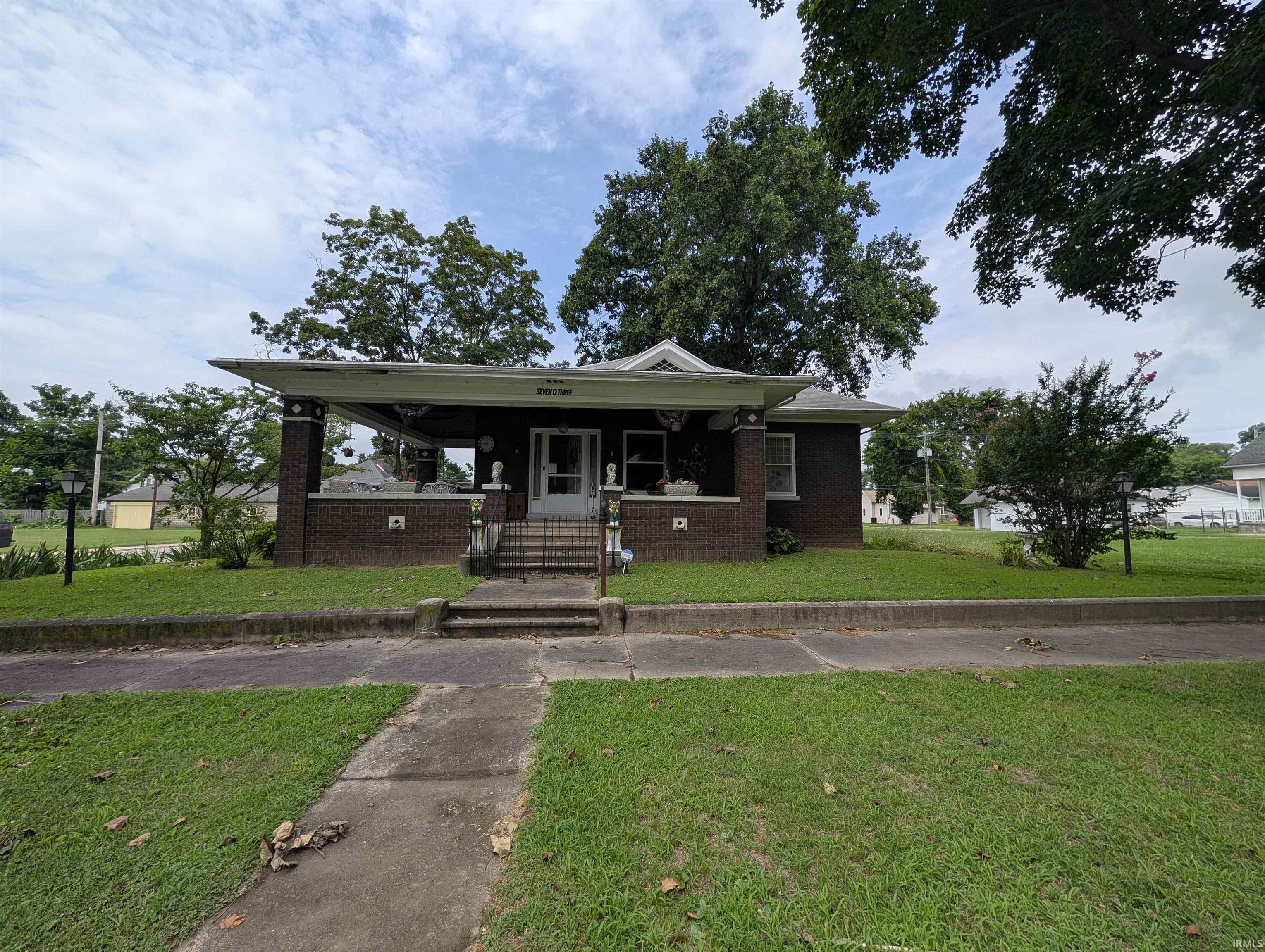 703 College Avenue Property Photo 1