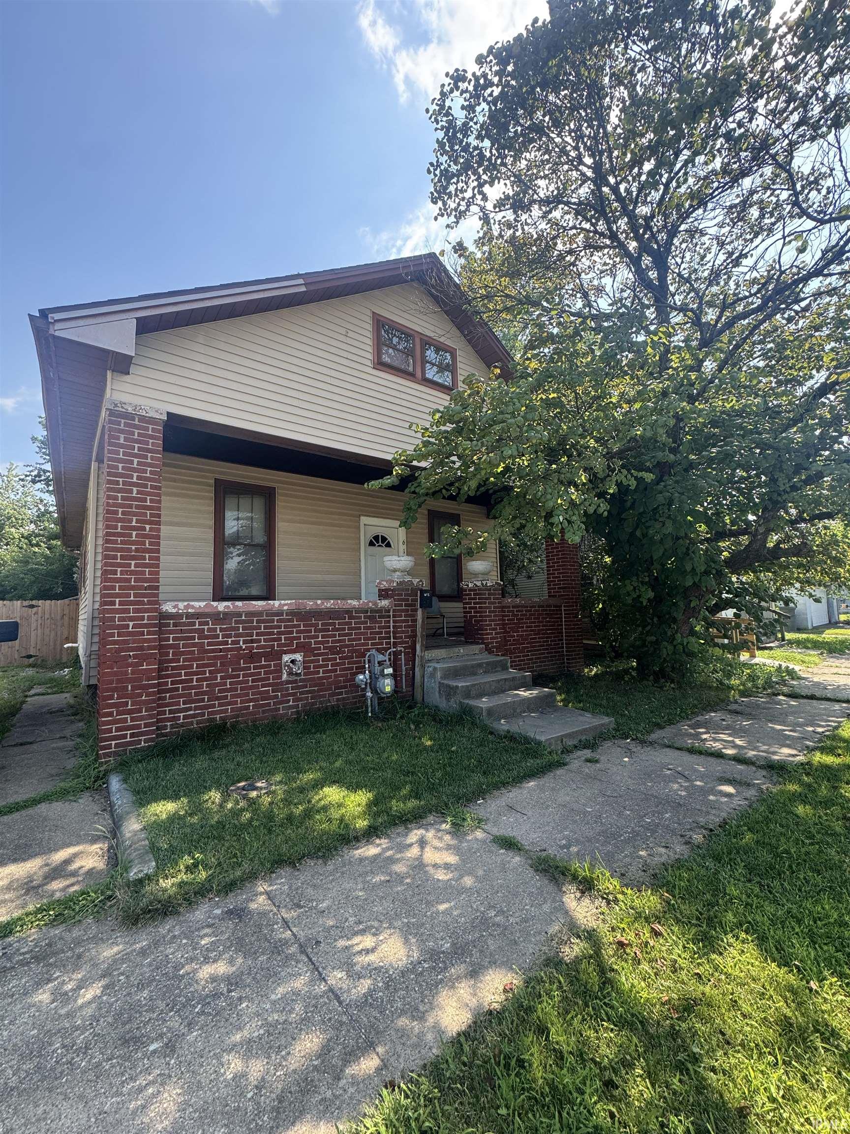 615 E Florida Avenue Property Photo 1
