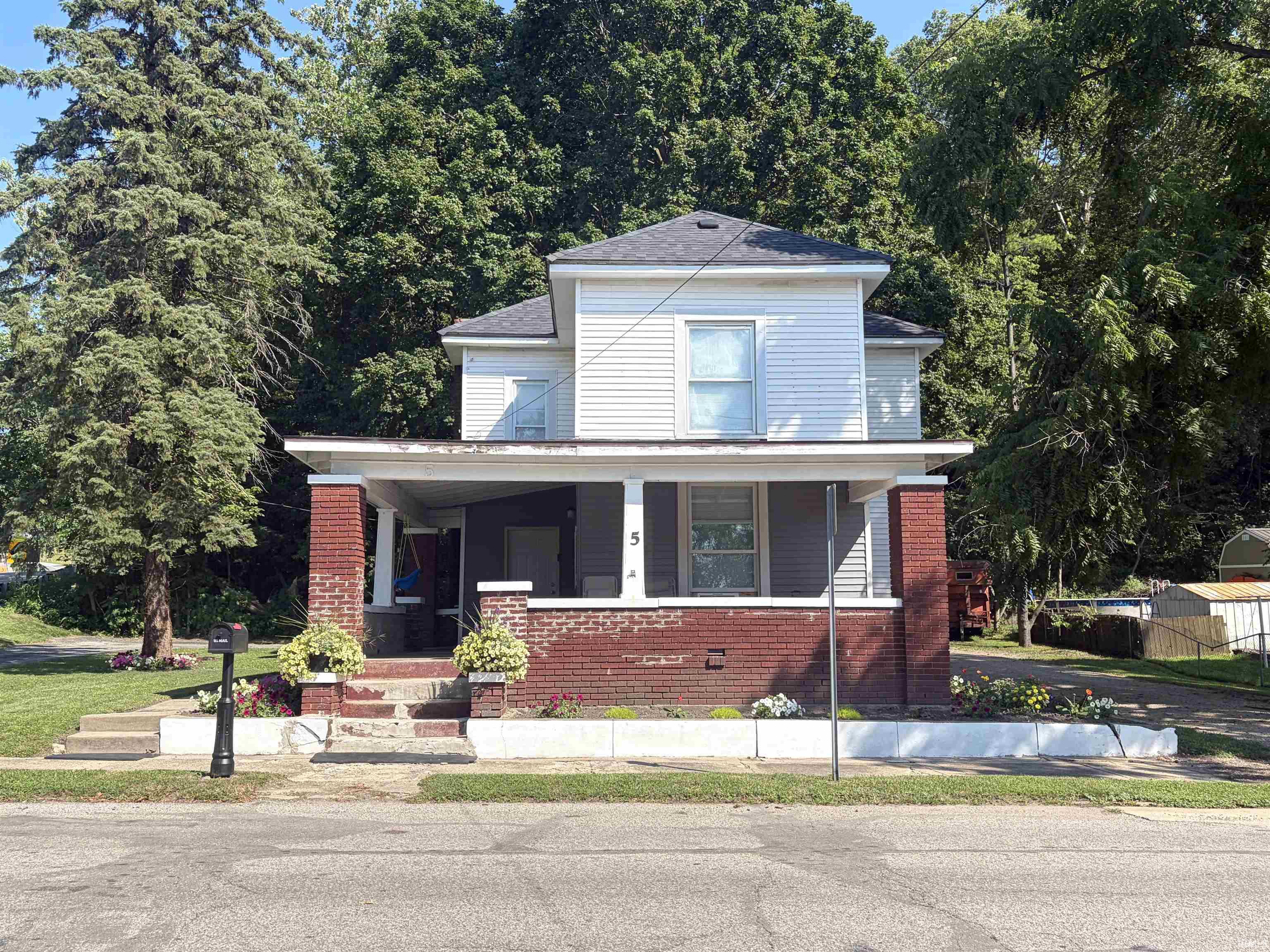 5 W Spring Street Property Photo 1