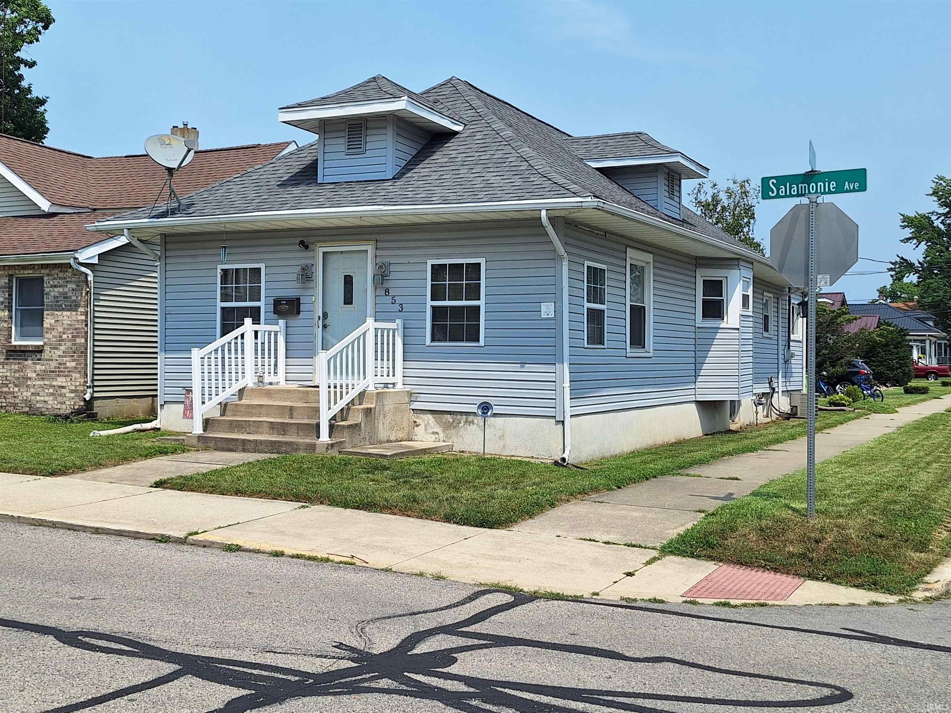 853 Salamonie Avenue Property Photo 1