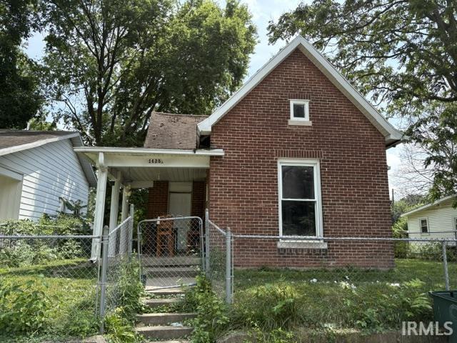 1425 W 10th Street Property Photo 1