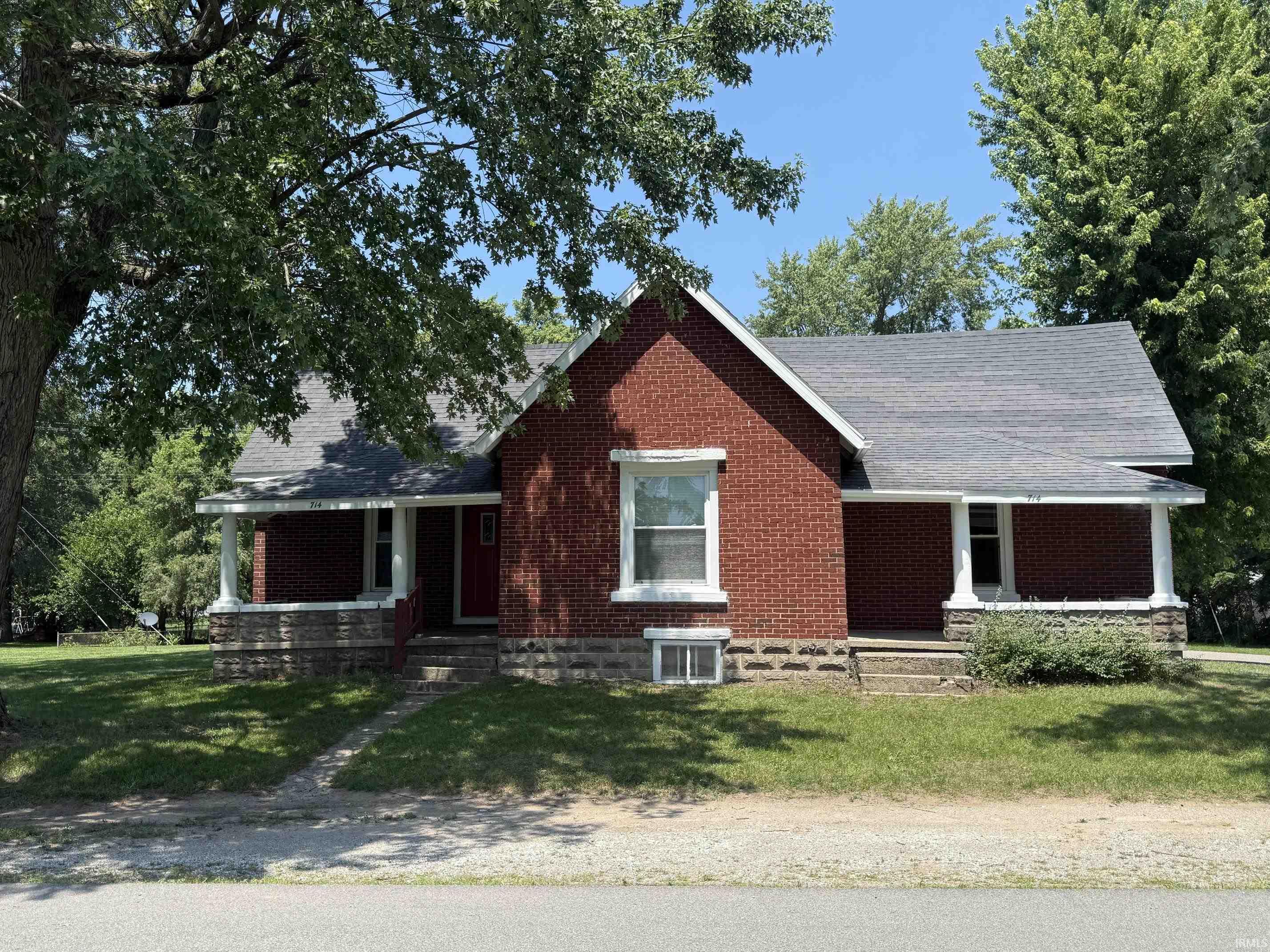 714 E Main Street Property Photo 1