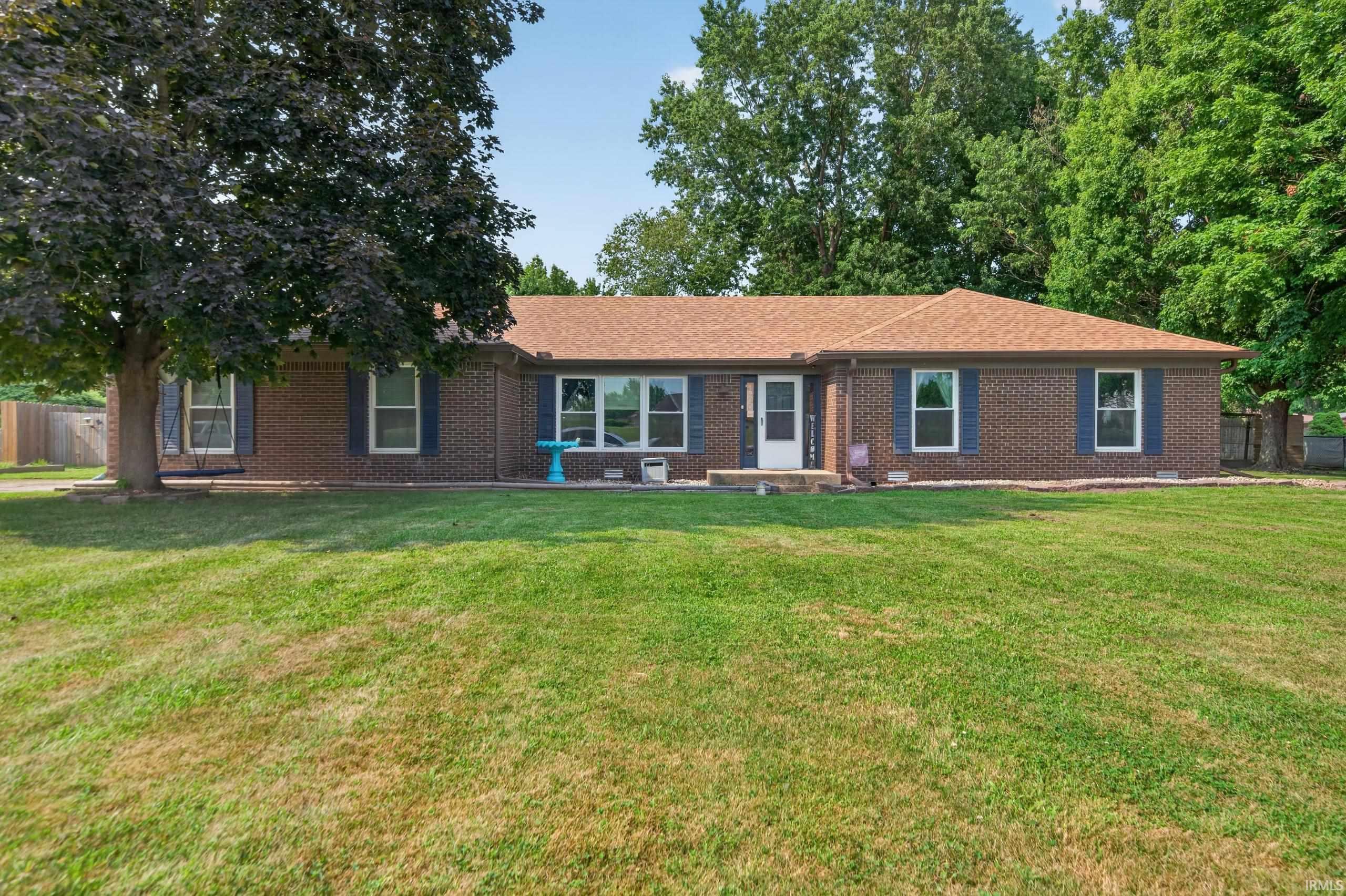 1920 W Westholme Drive Property Photo 1