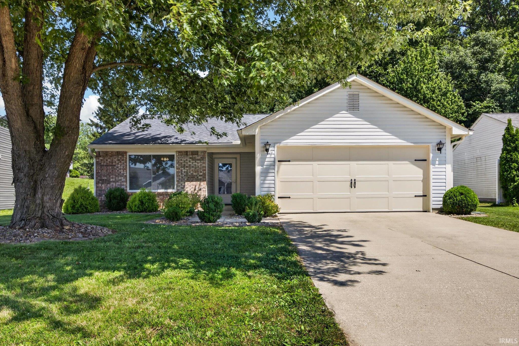 571 S Fieldstone Boulevard Property Photo 1
