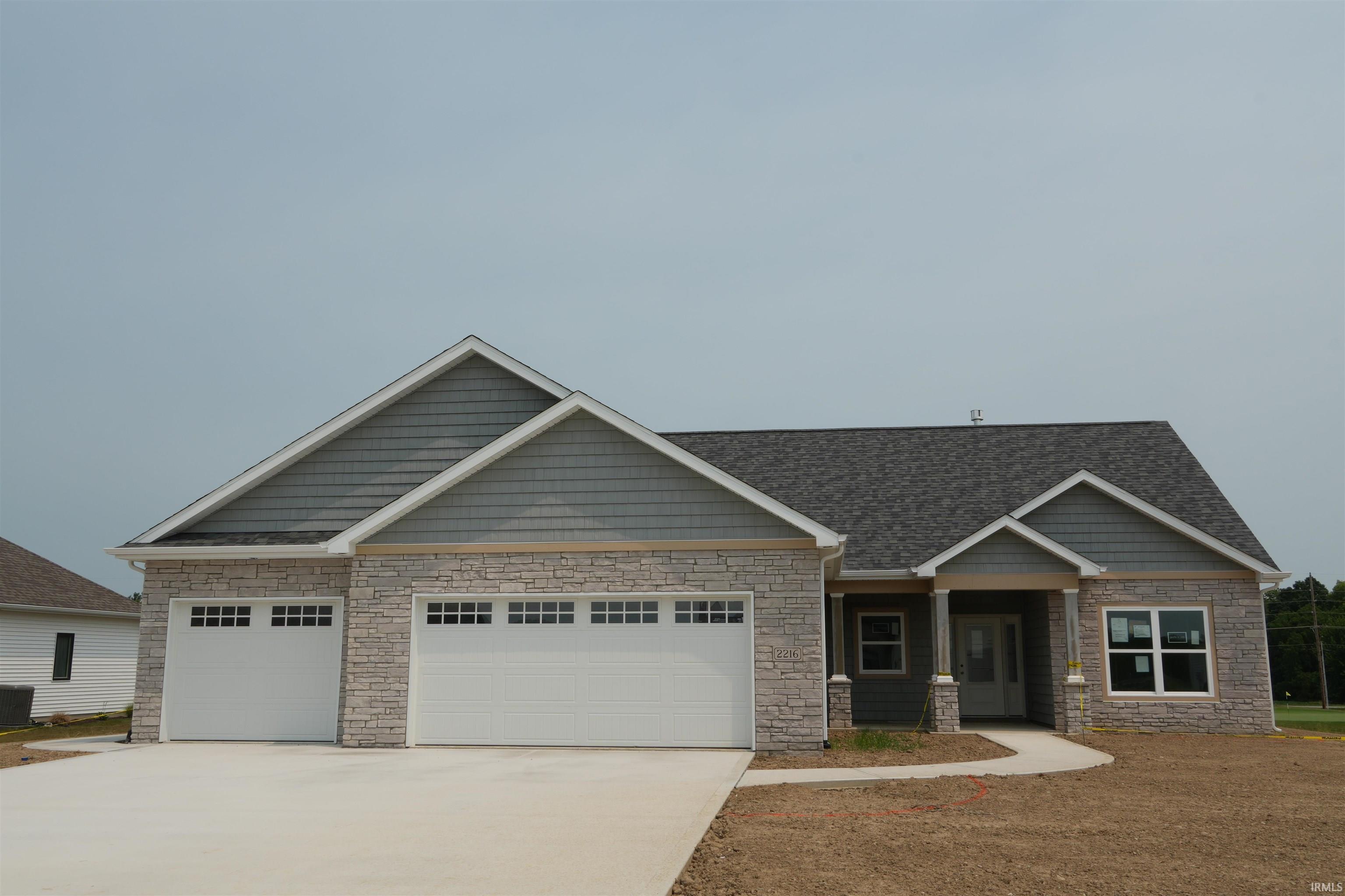 2216 Golfview Drive Property Photo 1