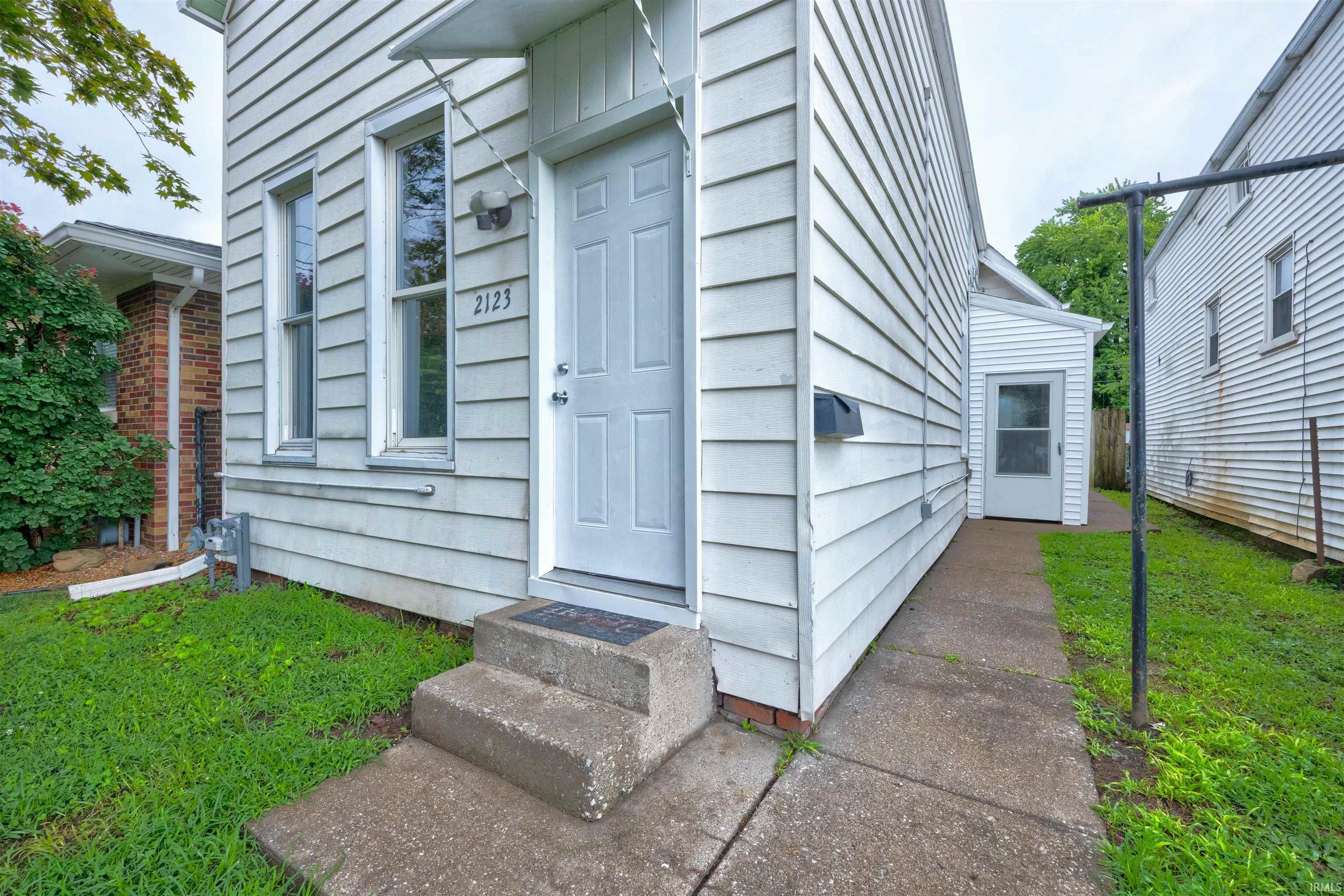 2123 W Iowa Street Property Photo 1