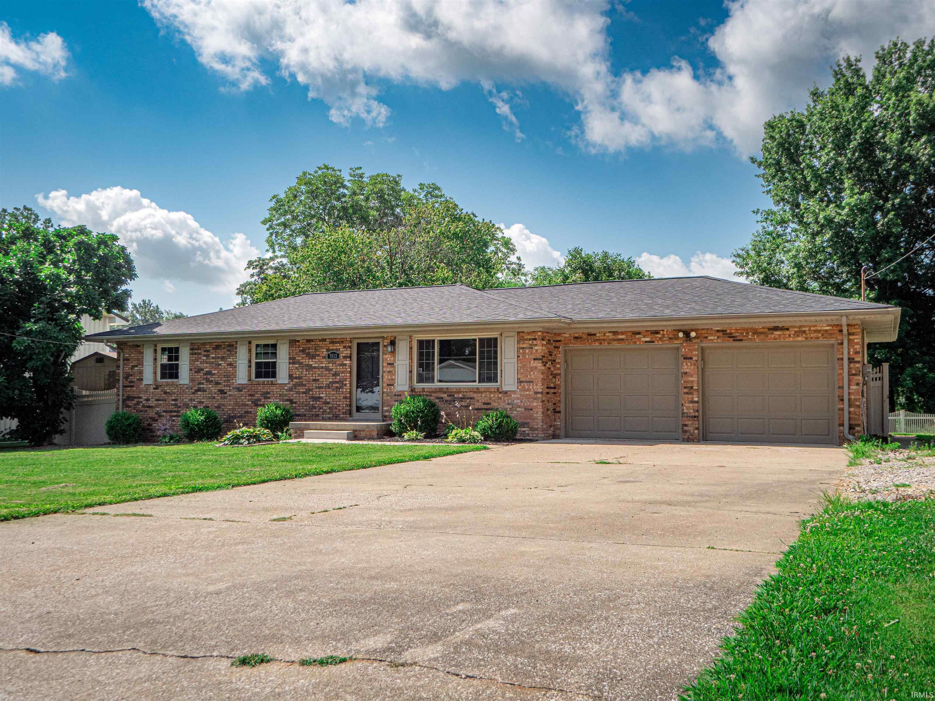7013 Briar Ridge Road Property Photo 1
