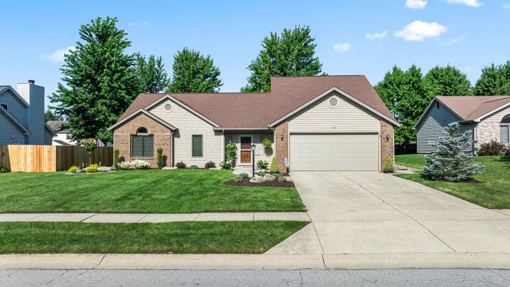808 Yellow Lake Drive Property Photo 1