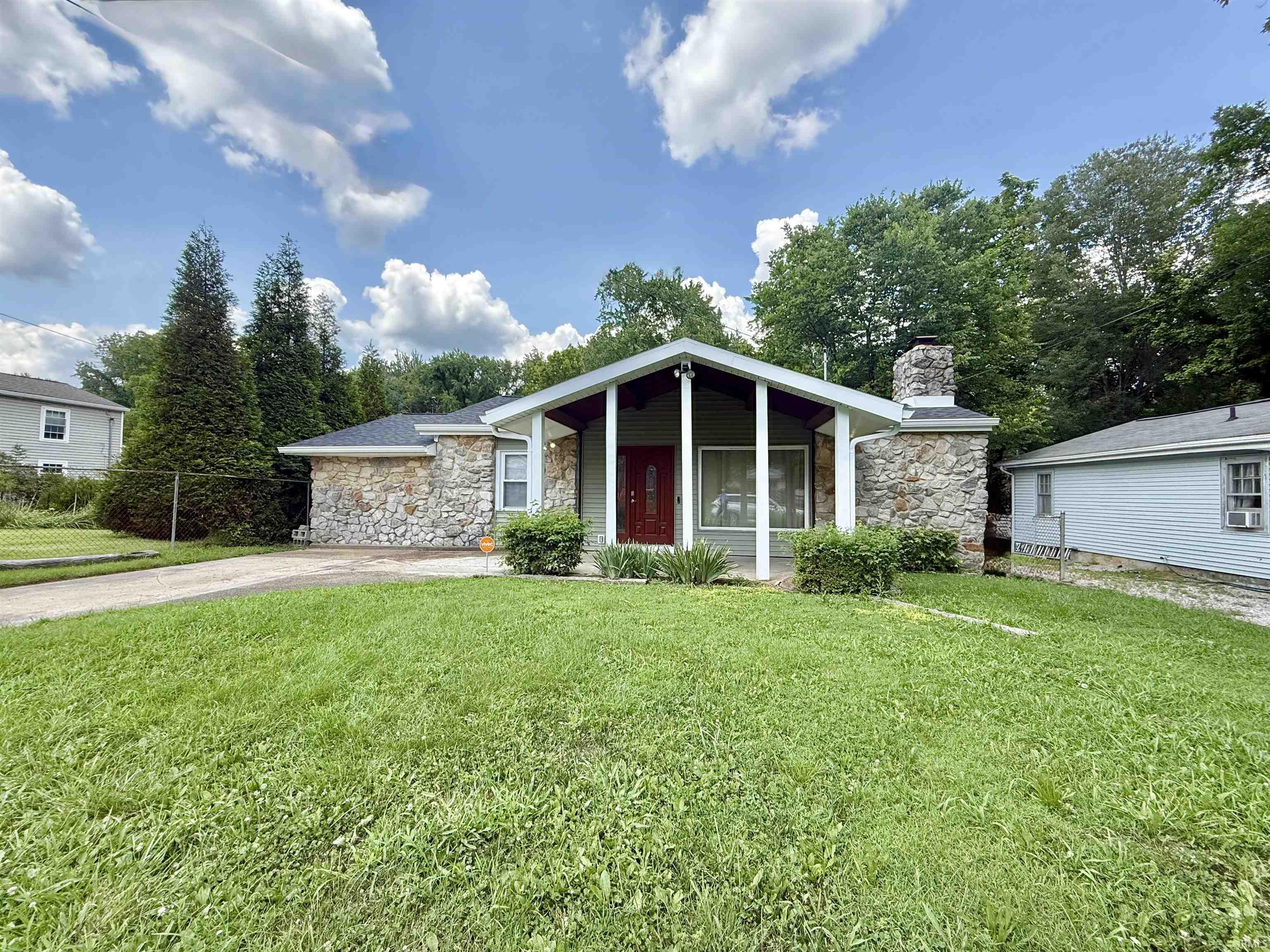 516 E Mill Road Property Photo 1