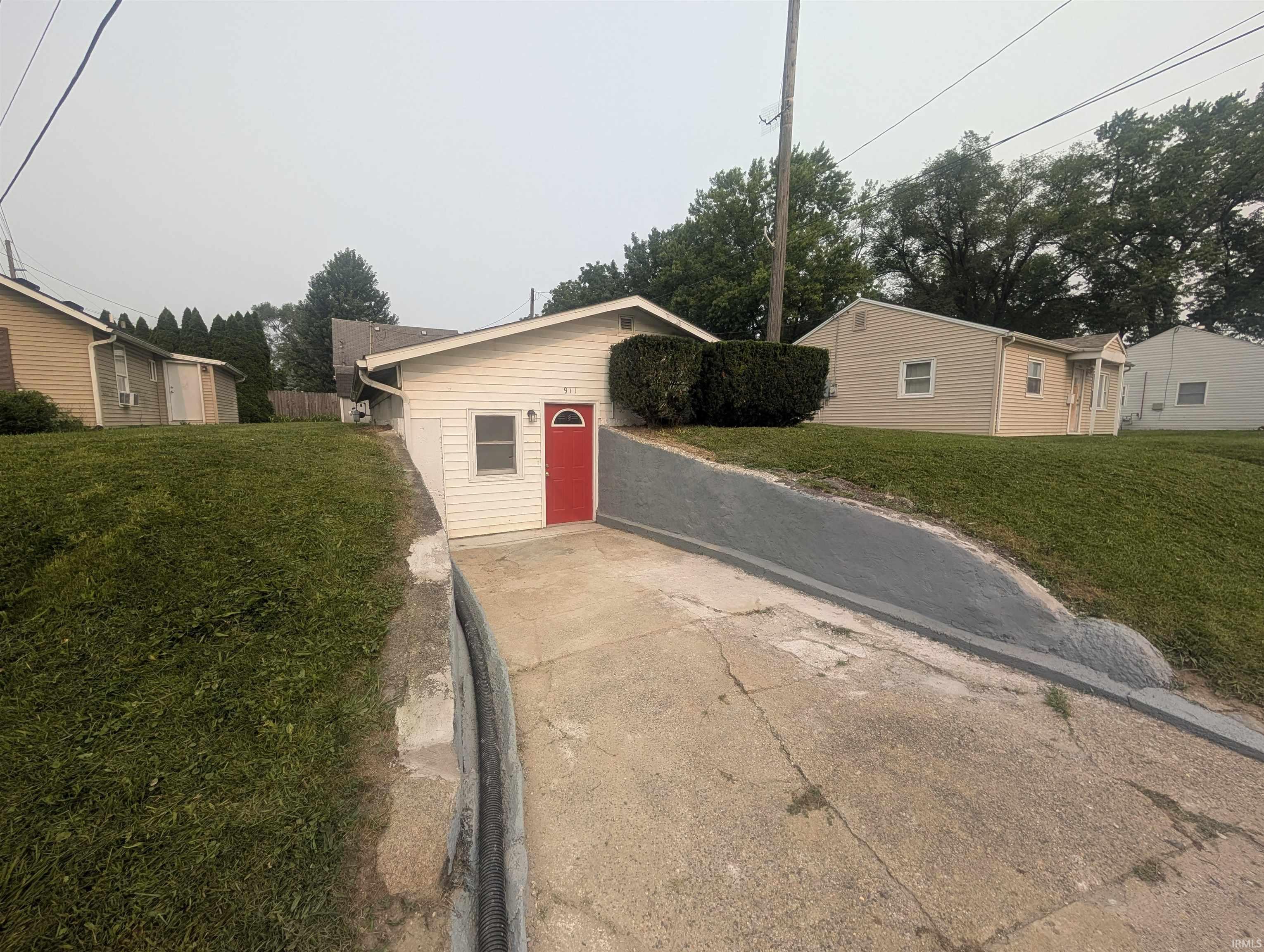911 N Main Street Property Photo 1