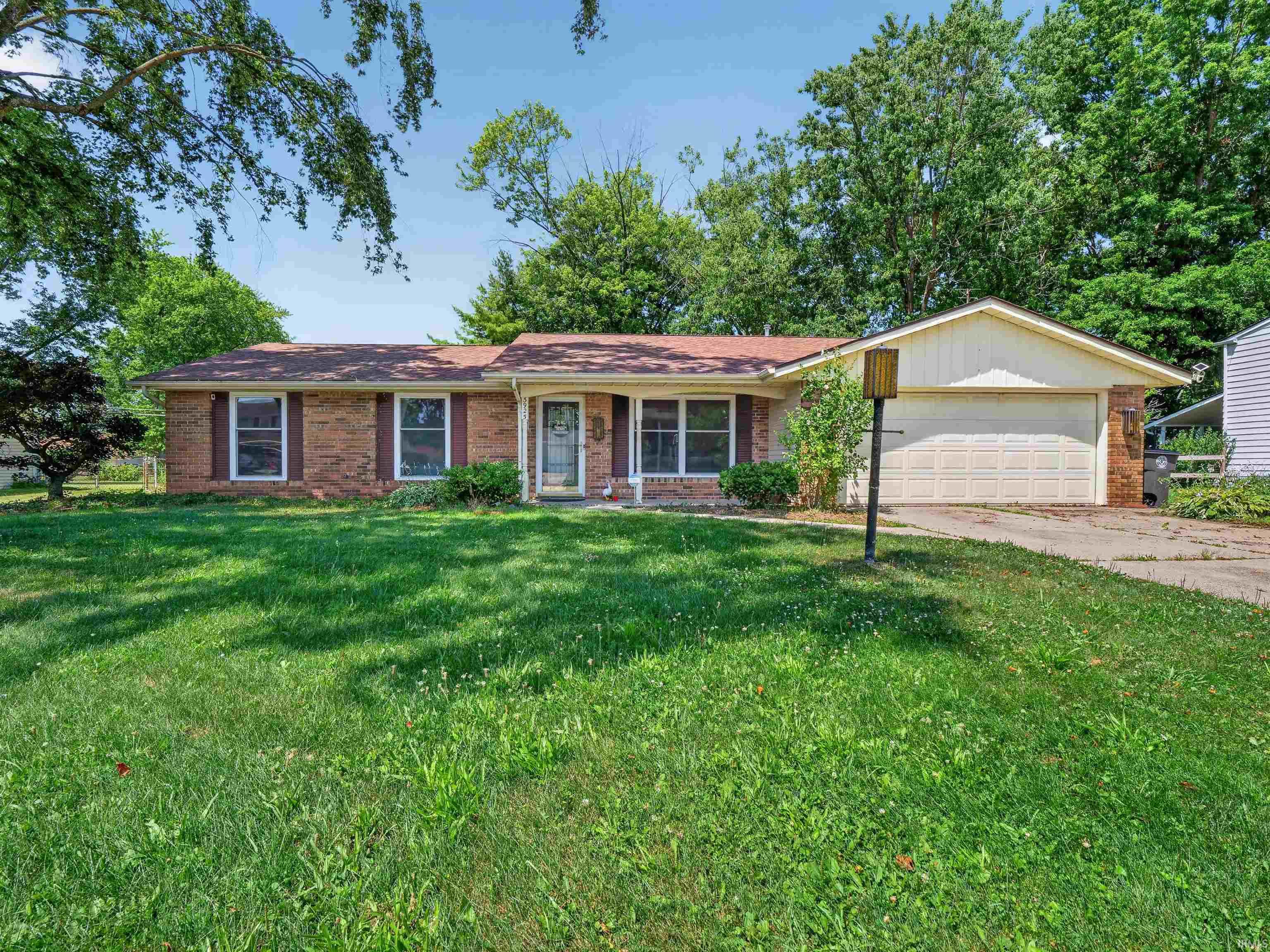 3925 Thorton Drive Property Photo 1