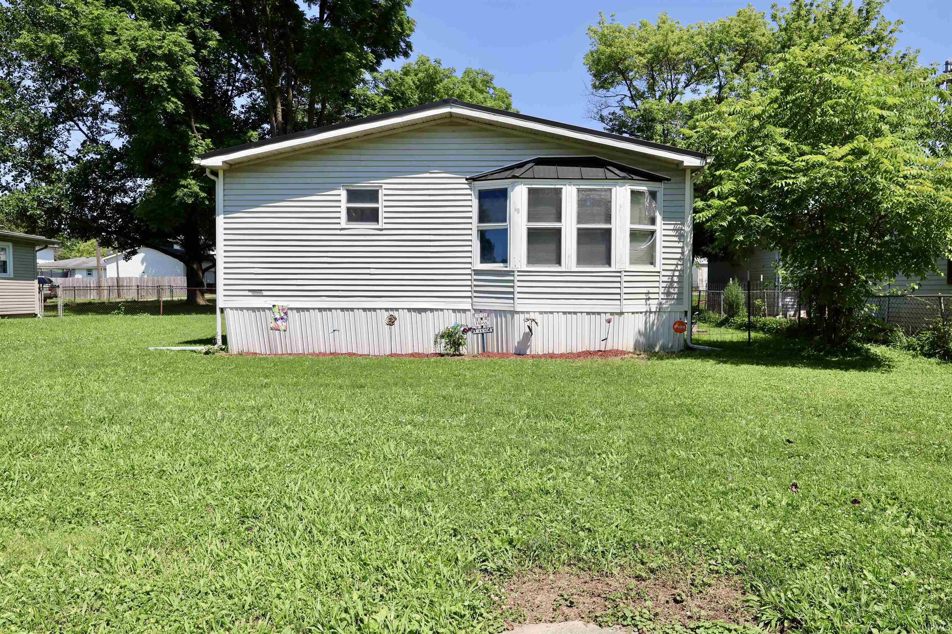 209 S Cherry Street Property Photo 1