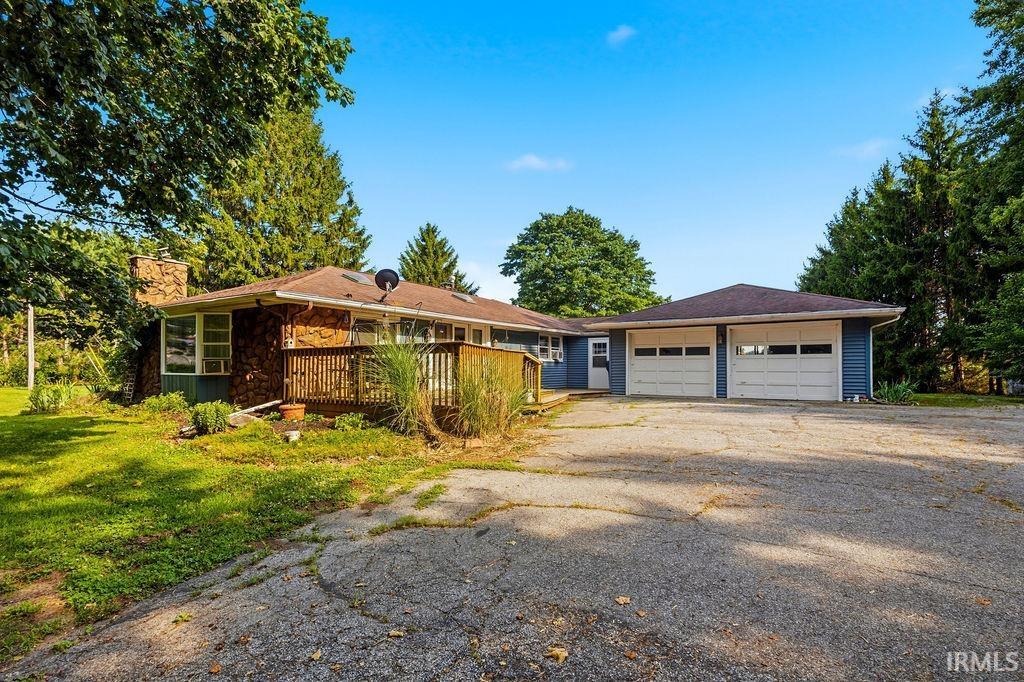 7043 W 200 North Road Property Photo 1