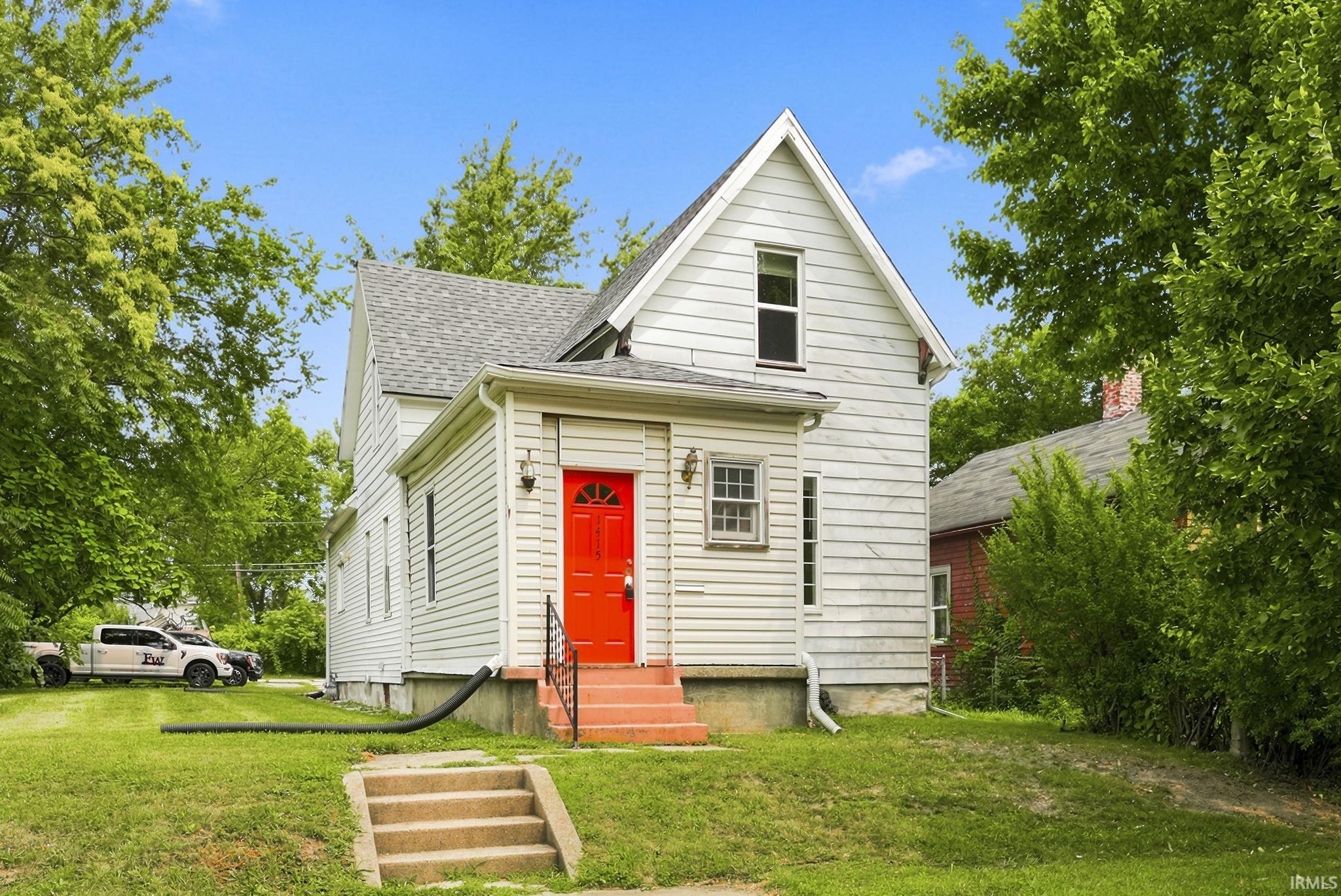 1415 Summit Street Property Photo 1