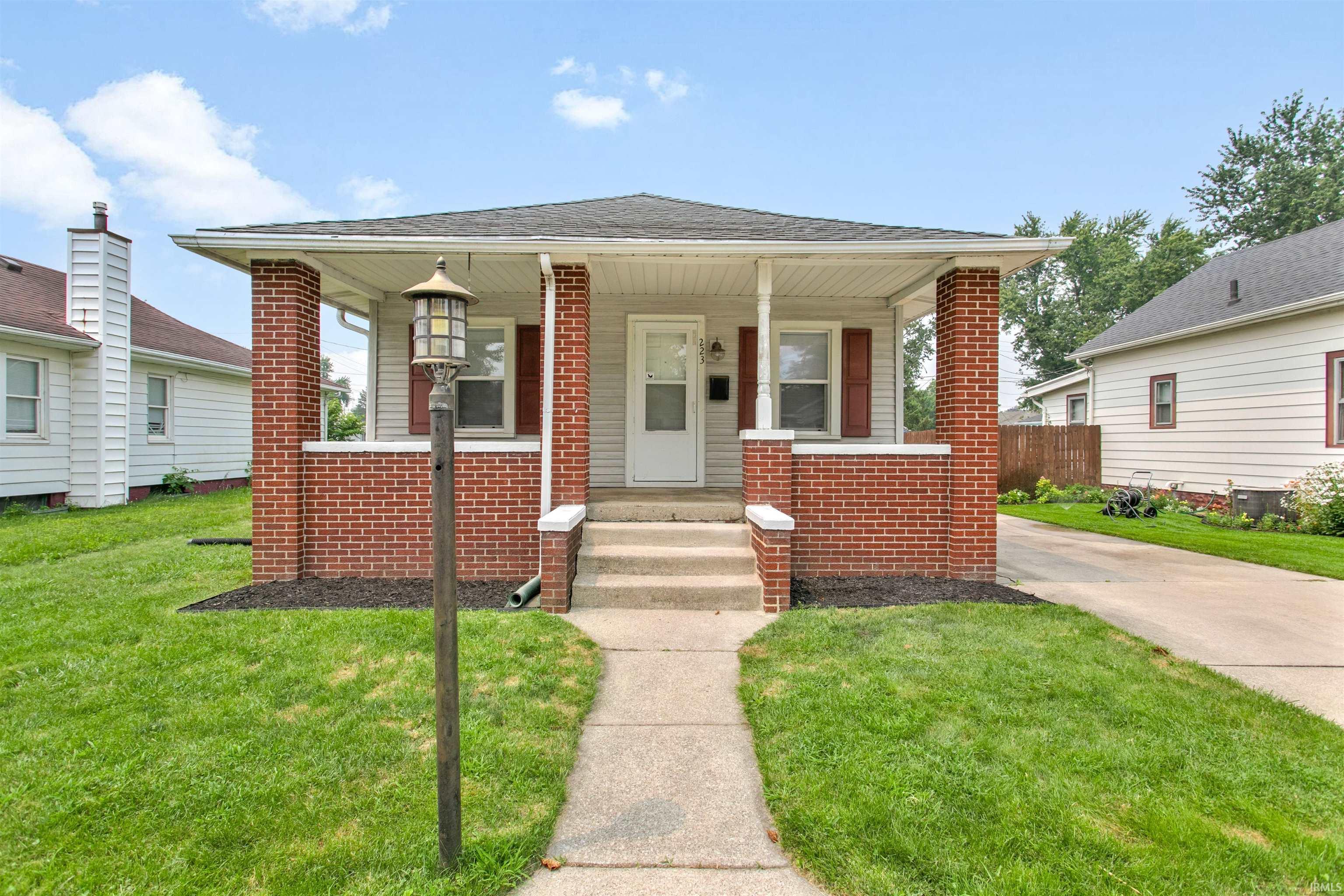 223 Prairie Avenue Property Photo 1