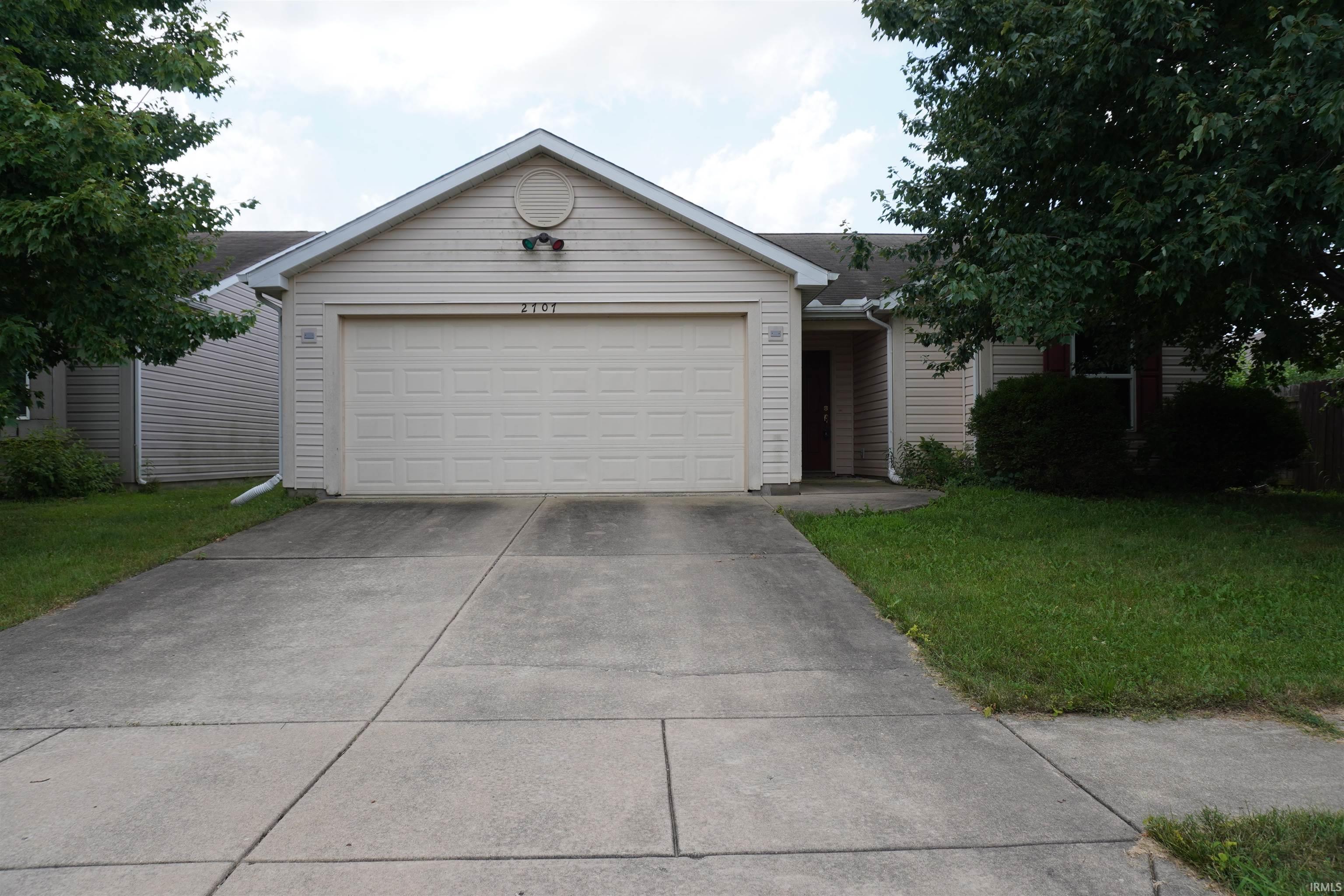 2707 Queencastle Drive Property Photo 1