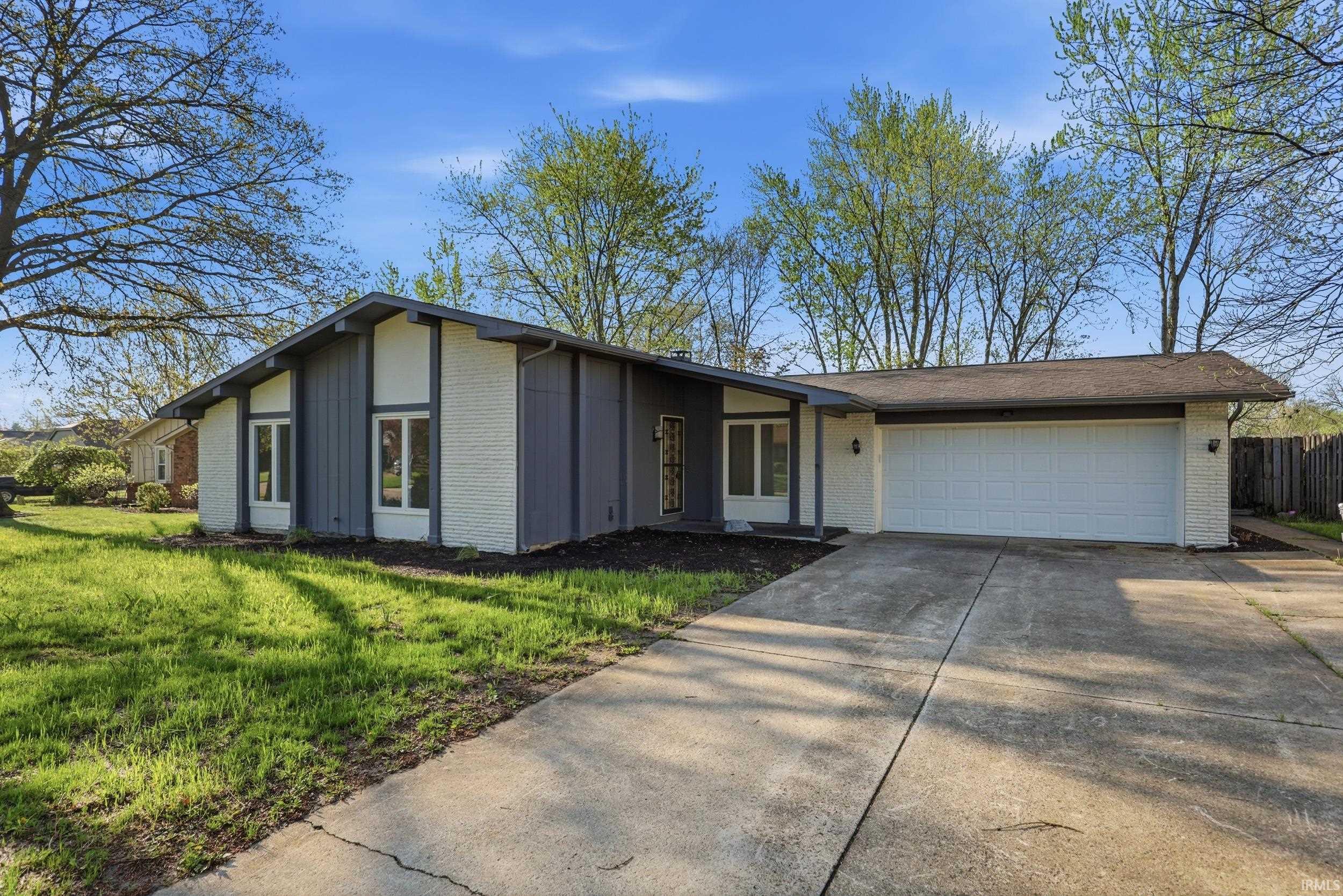 9529 Wolf River Place Property Photo 1