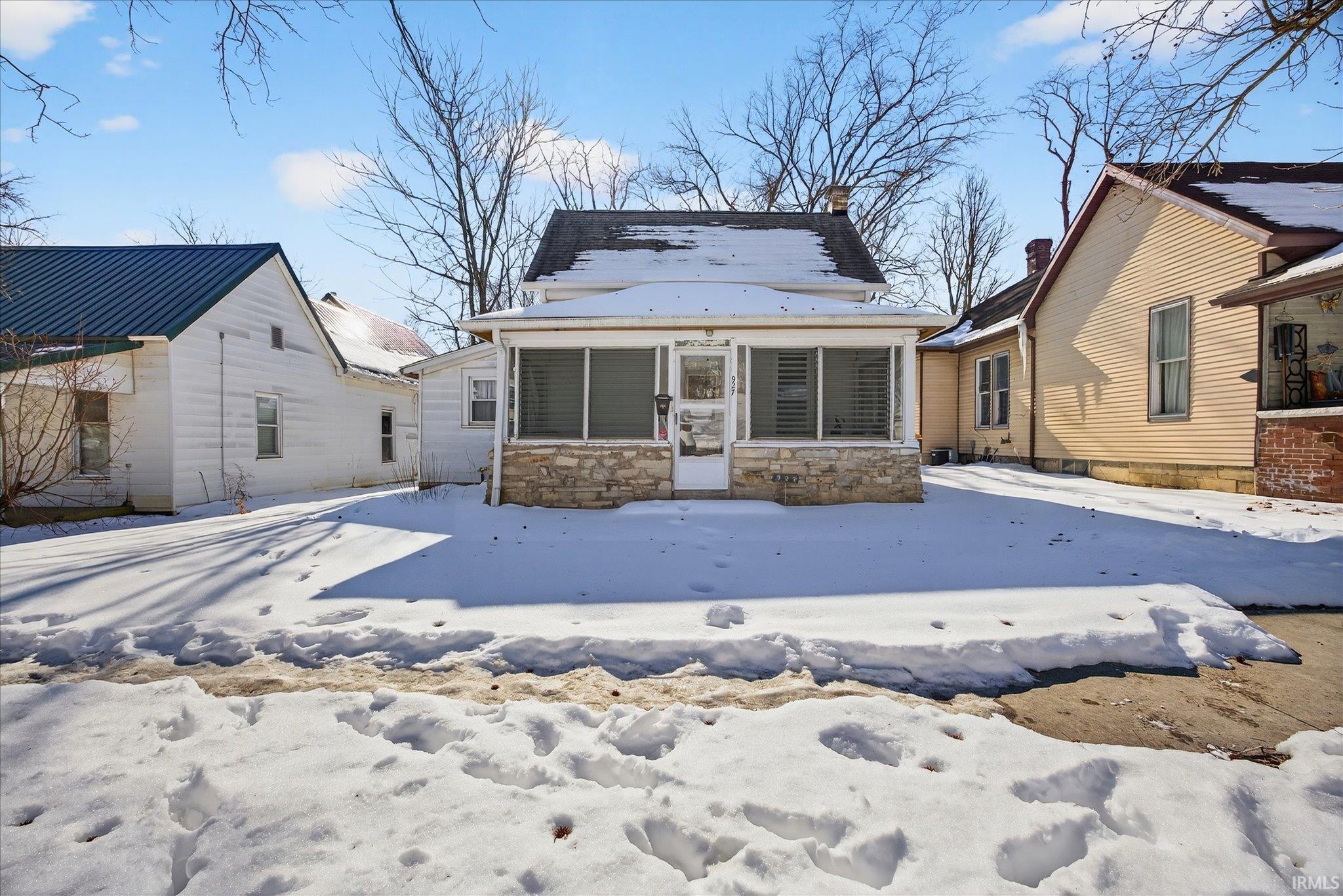 927 W 6th Street Property Photo 1