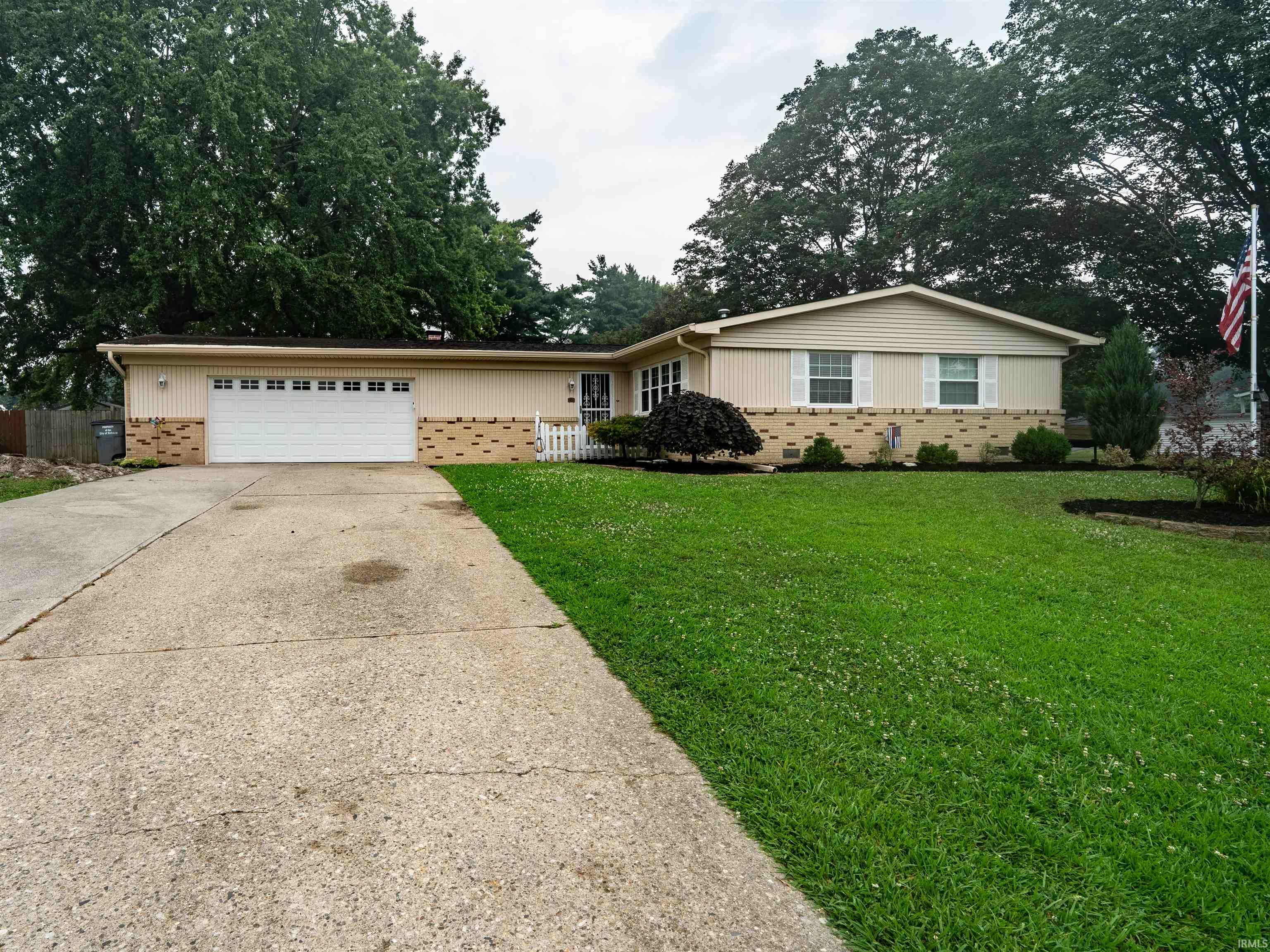 304 Yale Boulevard Property Photo 1