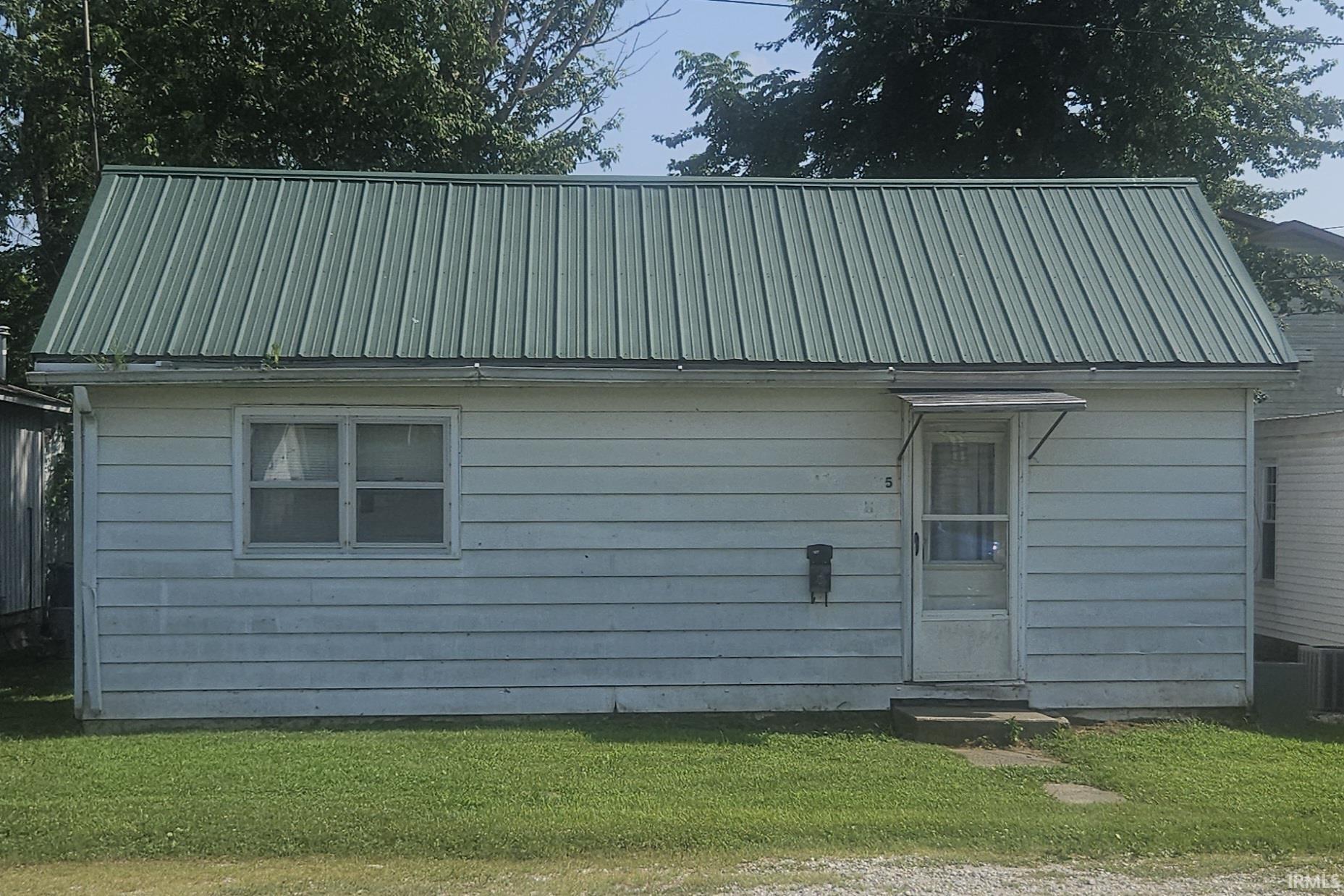 115 E Walnut Street Property Photo 1