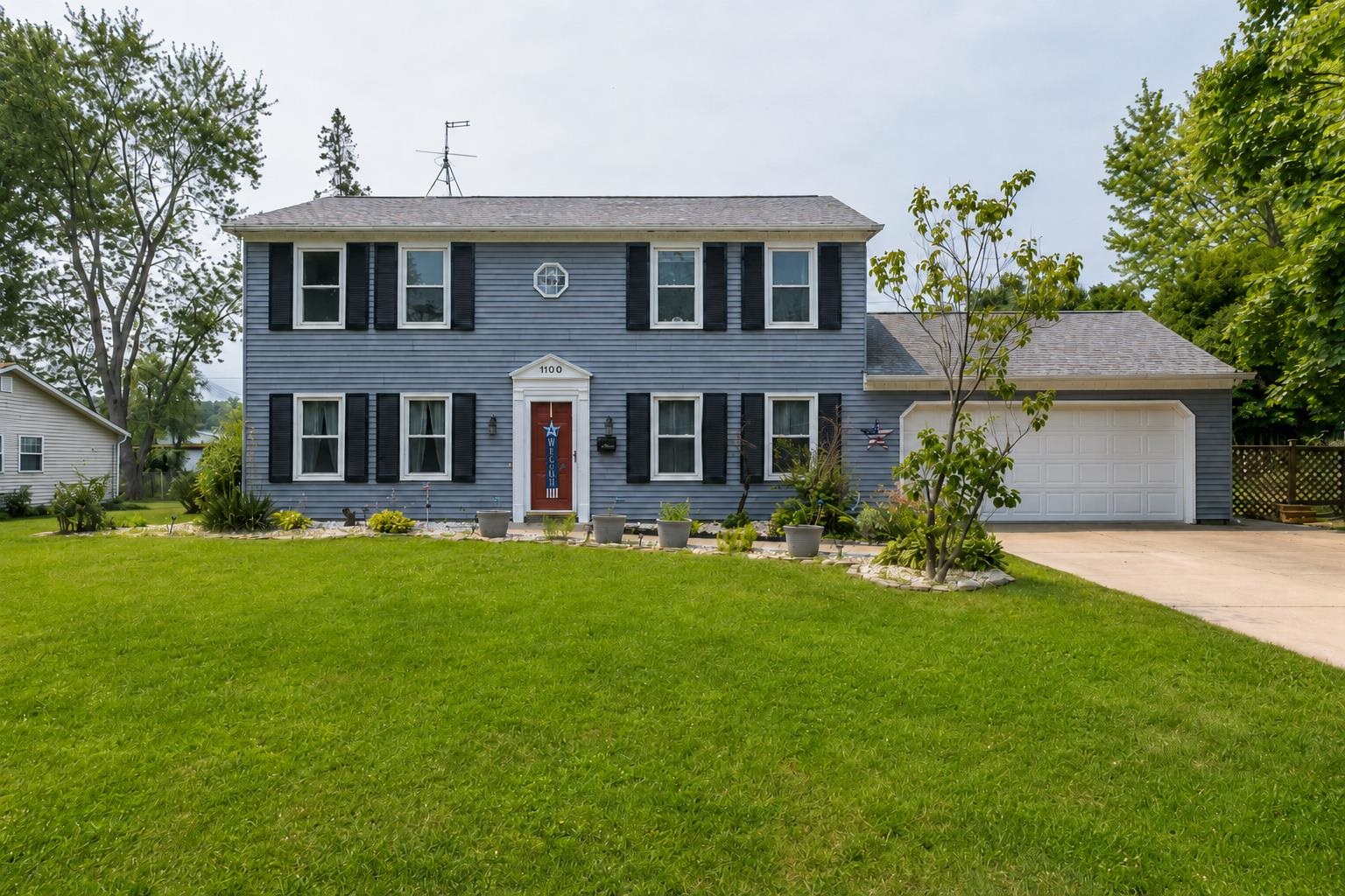 1100 Springhill Drive Property Photo 1