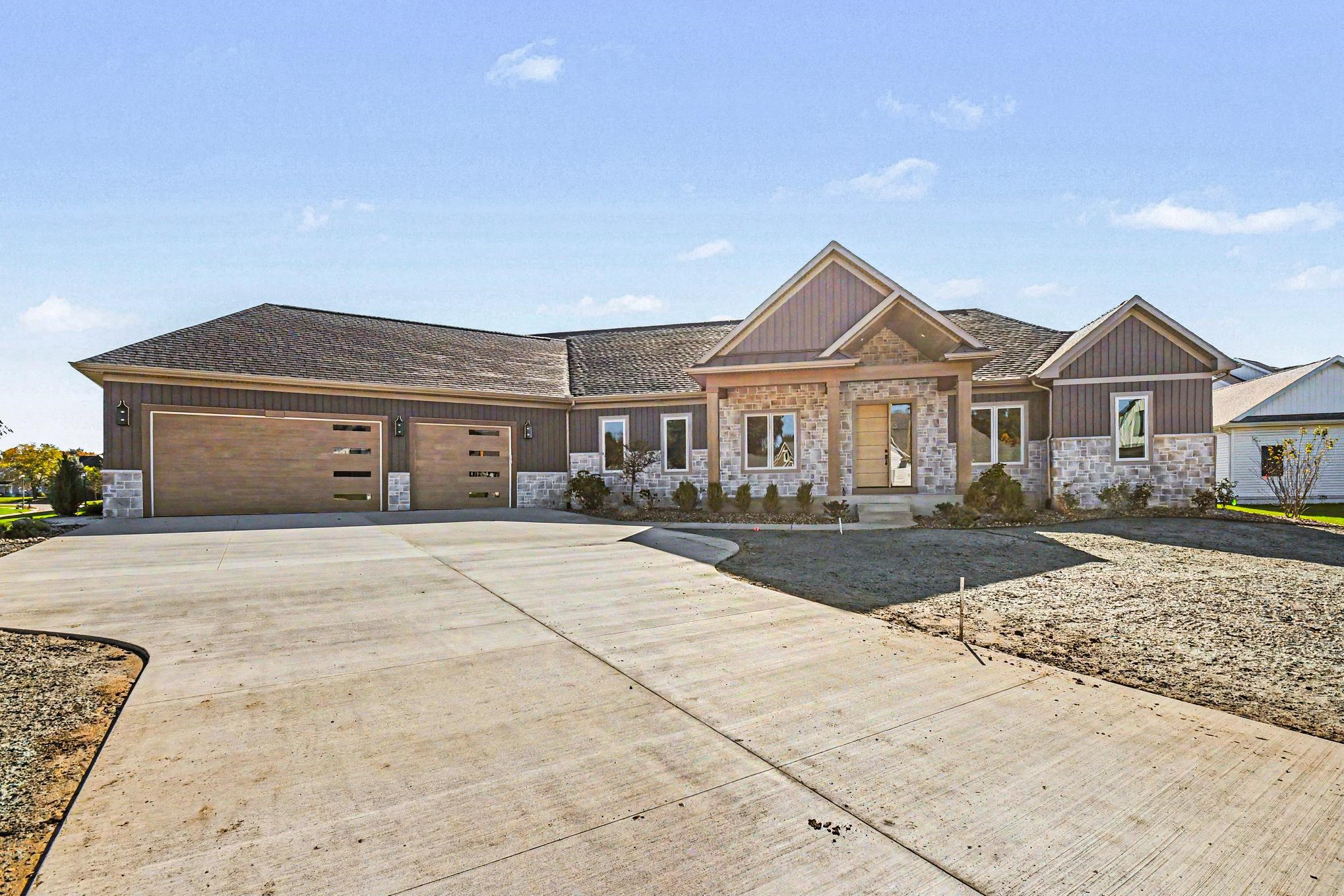18416 Donegal Drive Property Photo 1