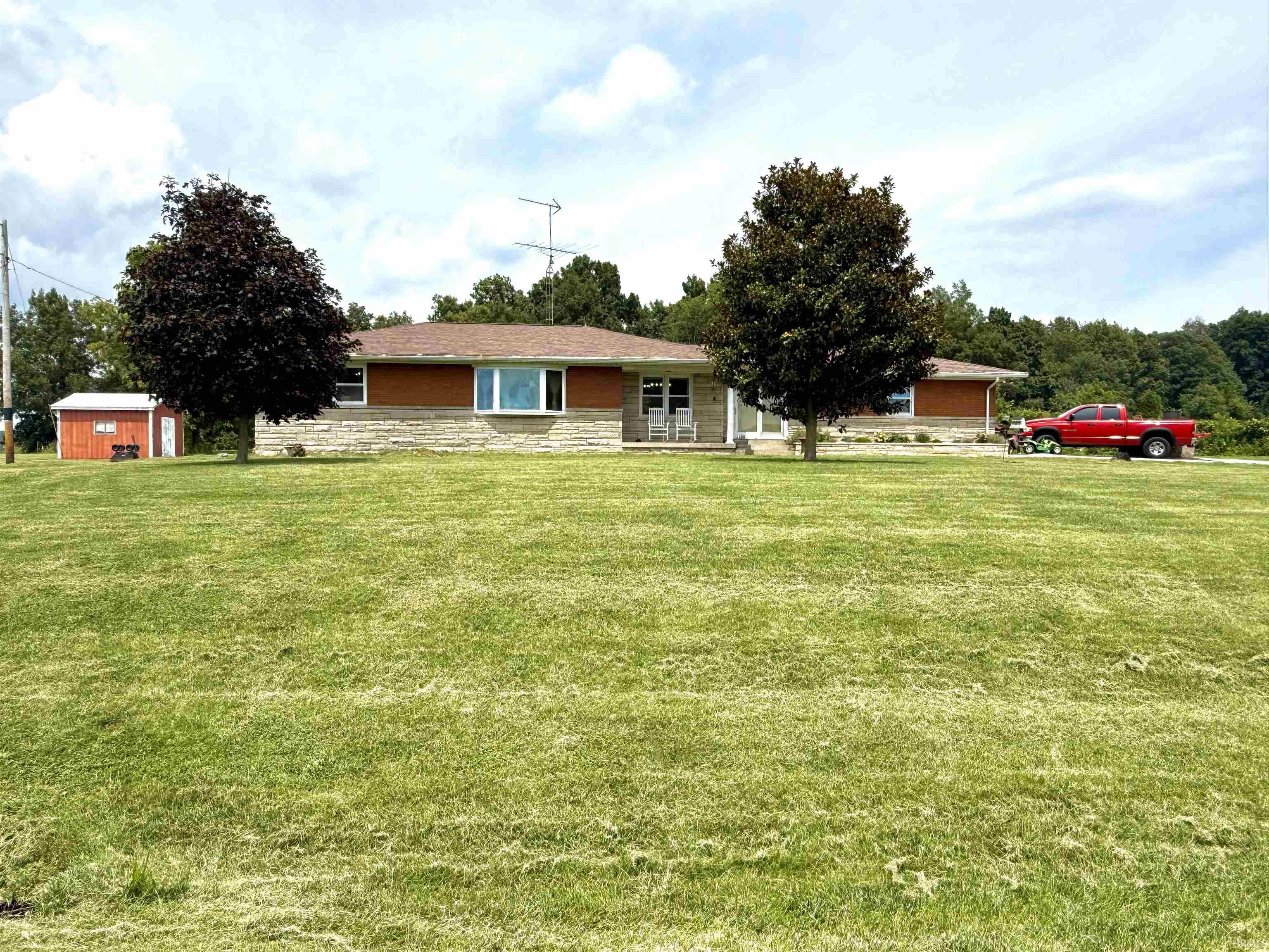8842 S 450 E Road Property Photo 1