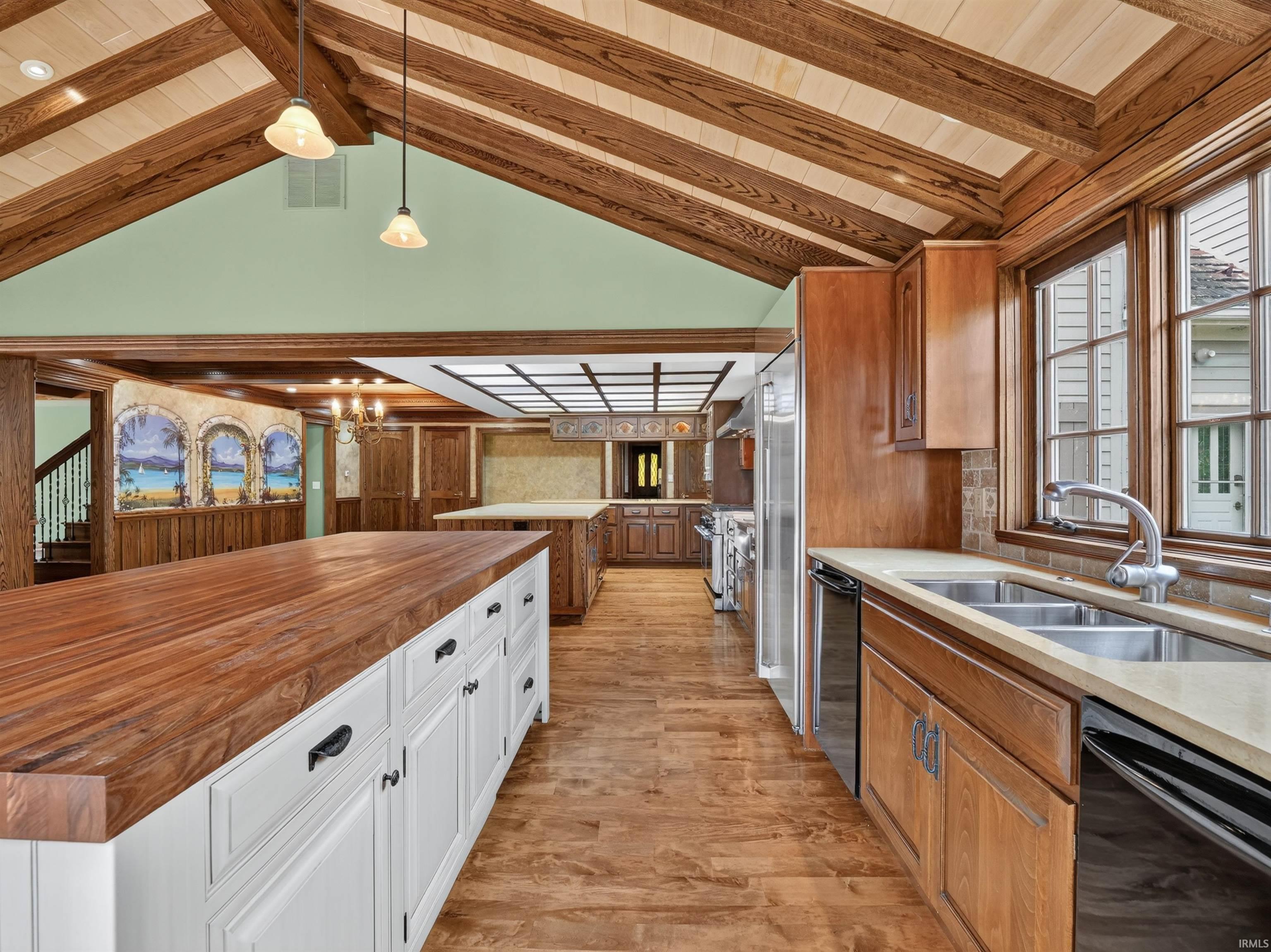 8027 Woodwind Drive Property Photo 8