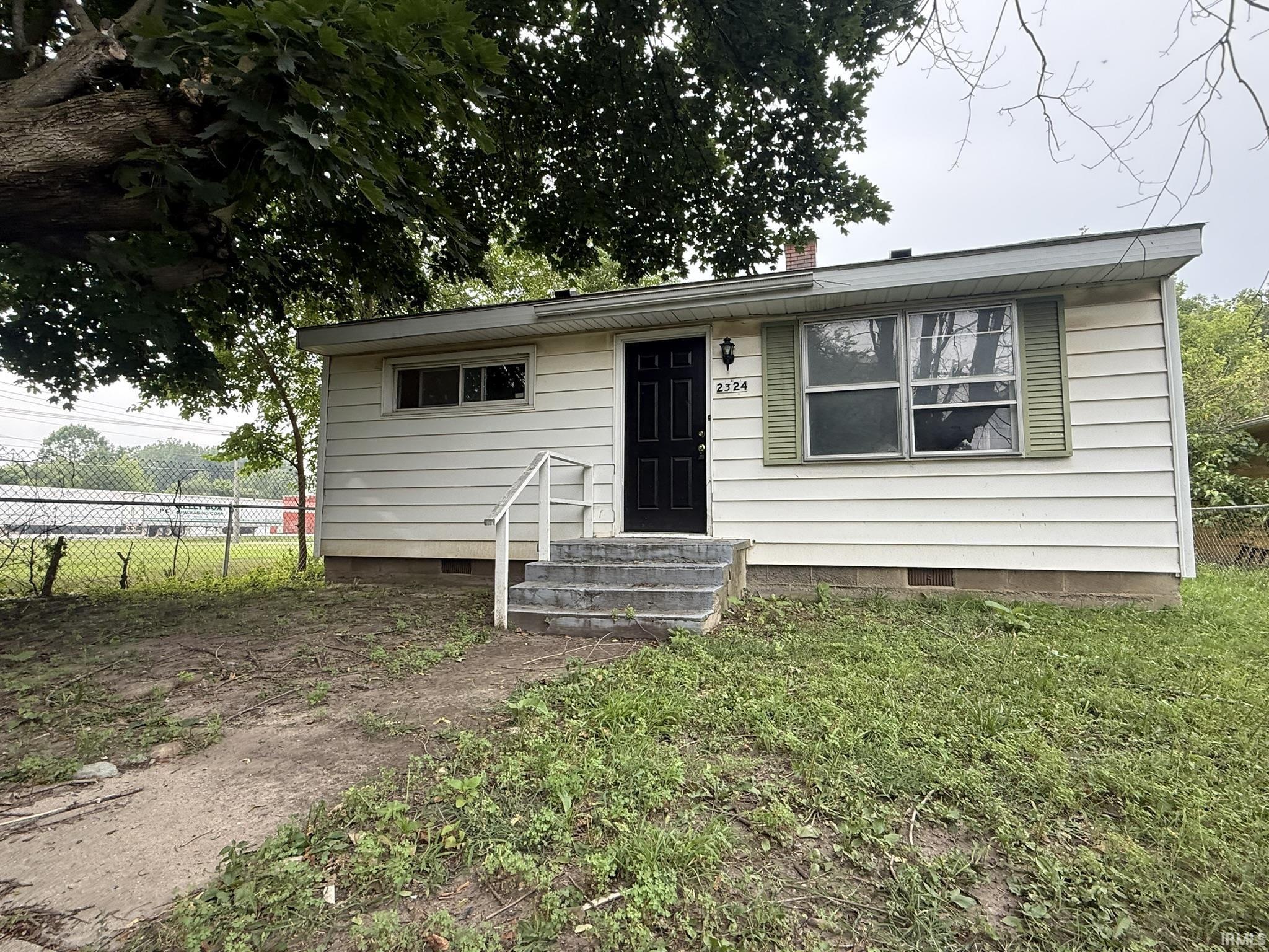 2324 25 Th Property Photo 1
