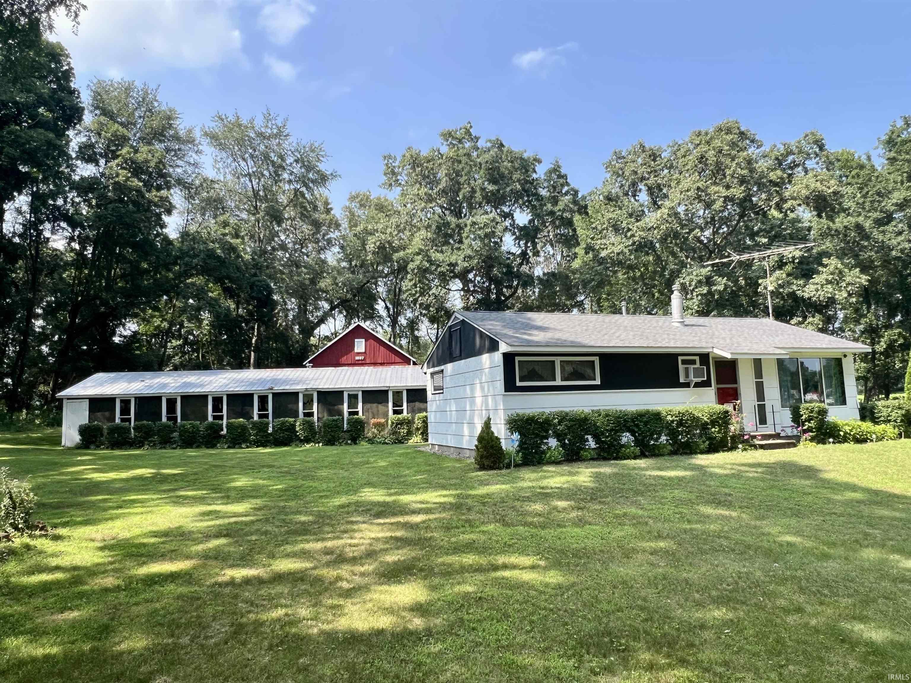20644 10b Road Property Photo 1