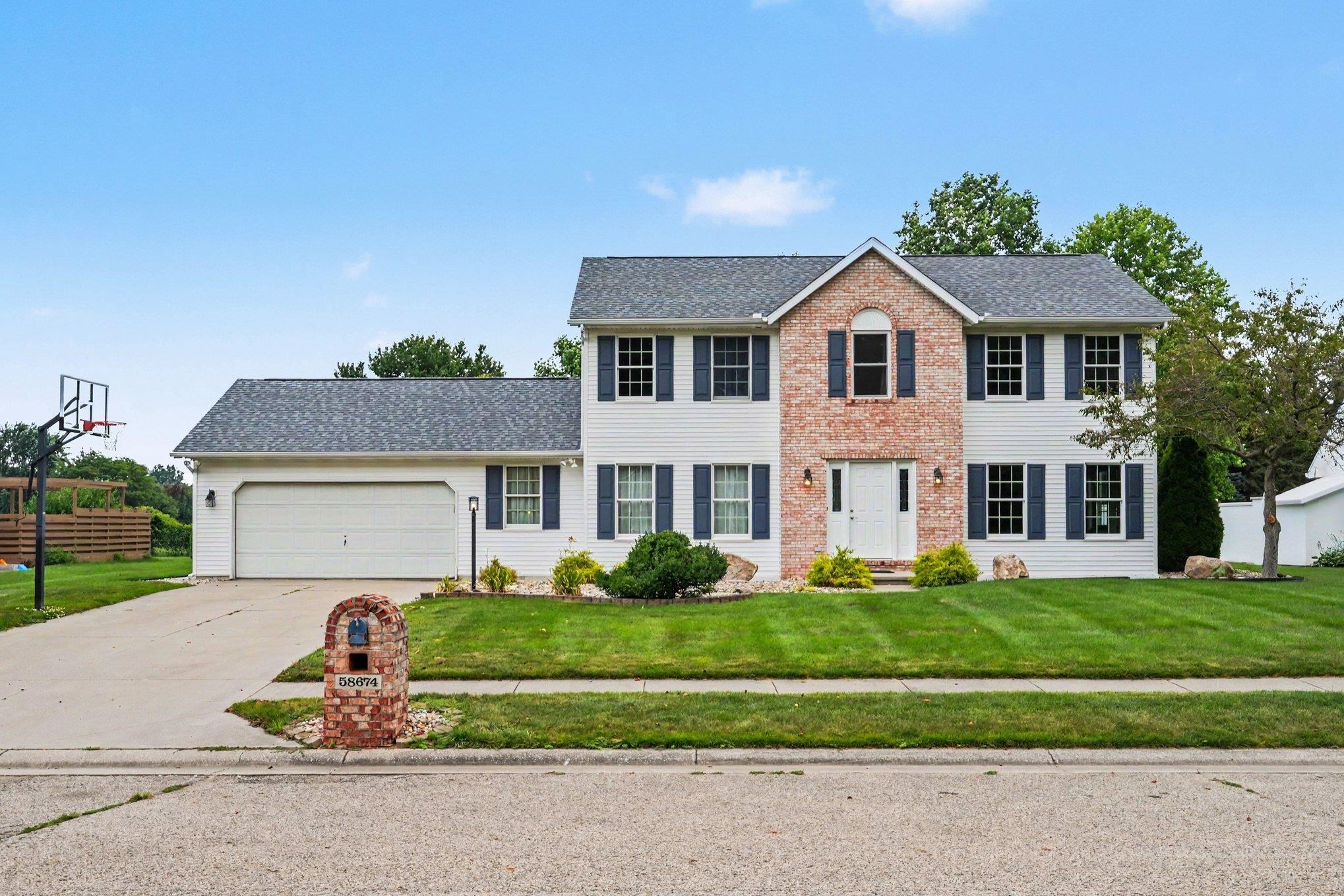 58674 Baugo Crossing Property Photo 1