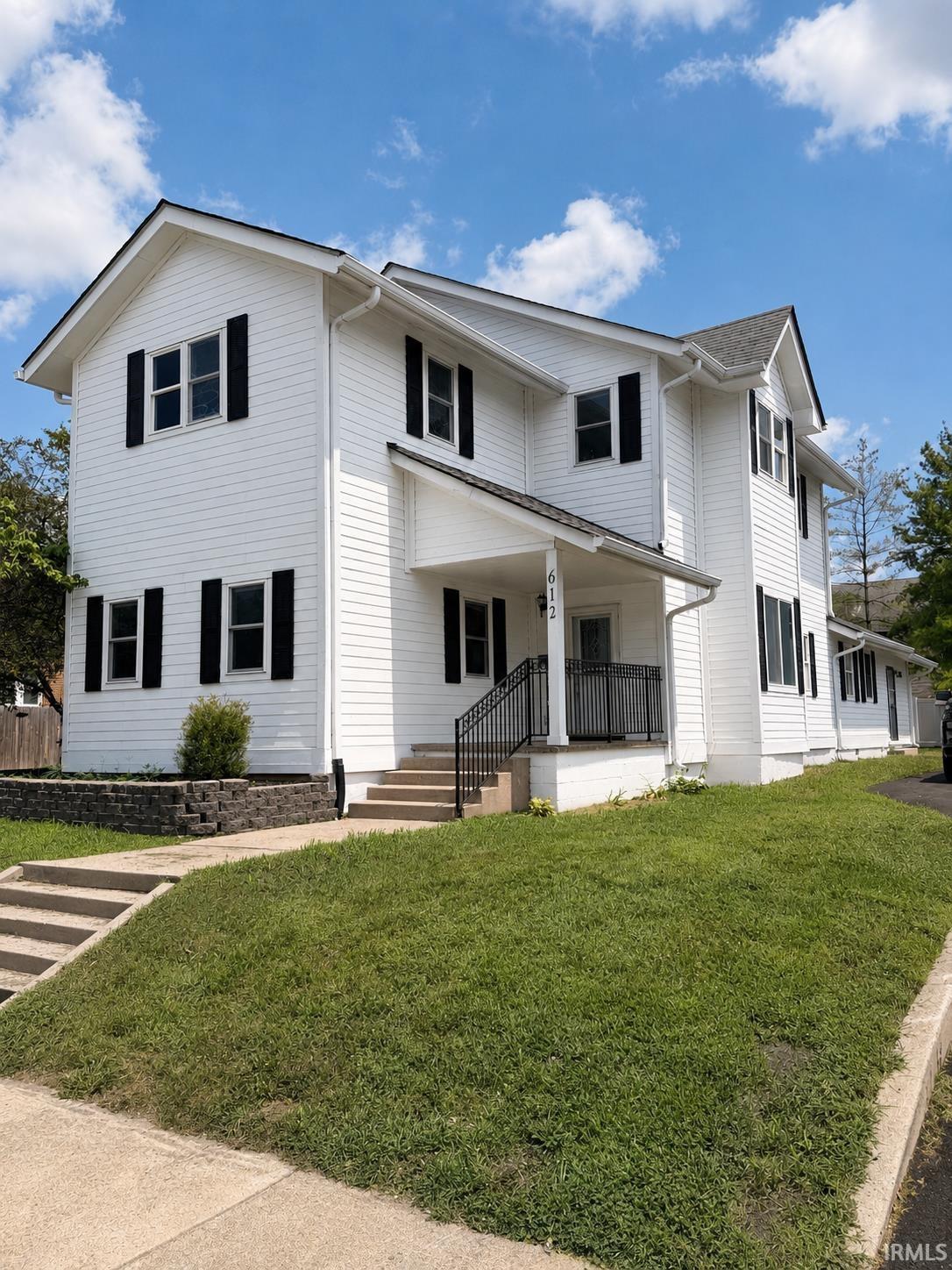 612 N Webster Street Property Photo 1