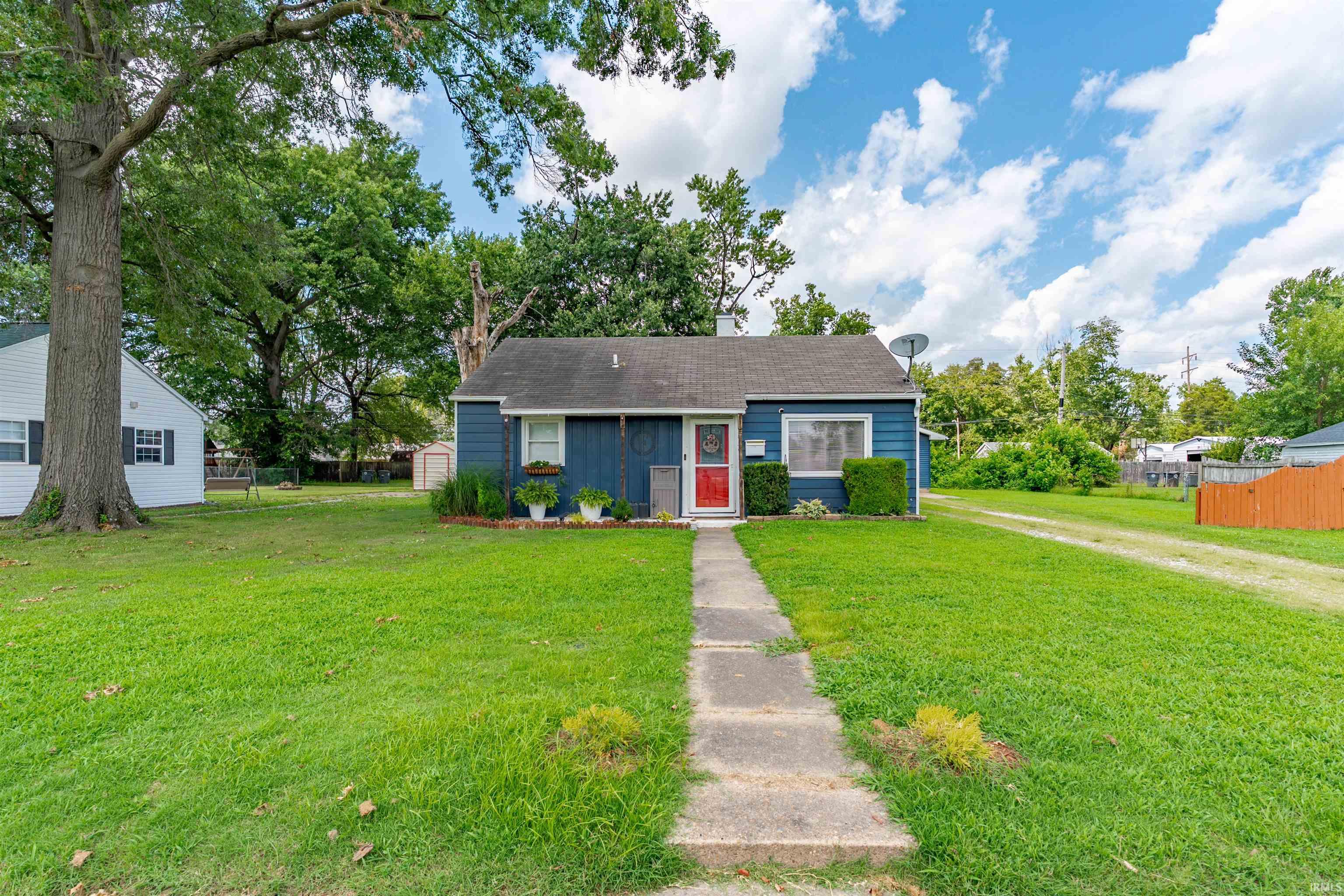1430 Waggoner Avenue Property Photo 1