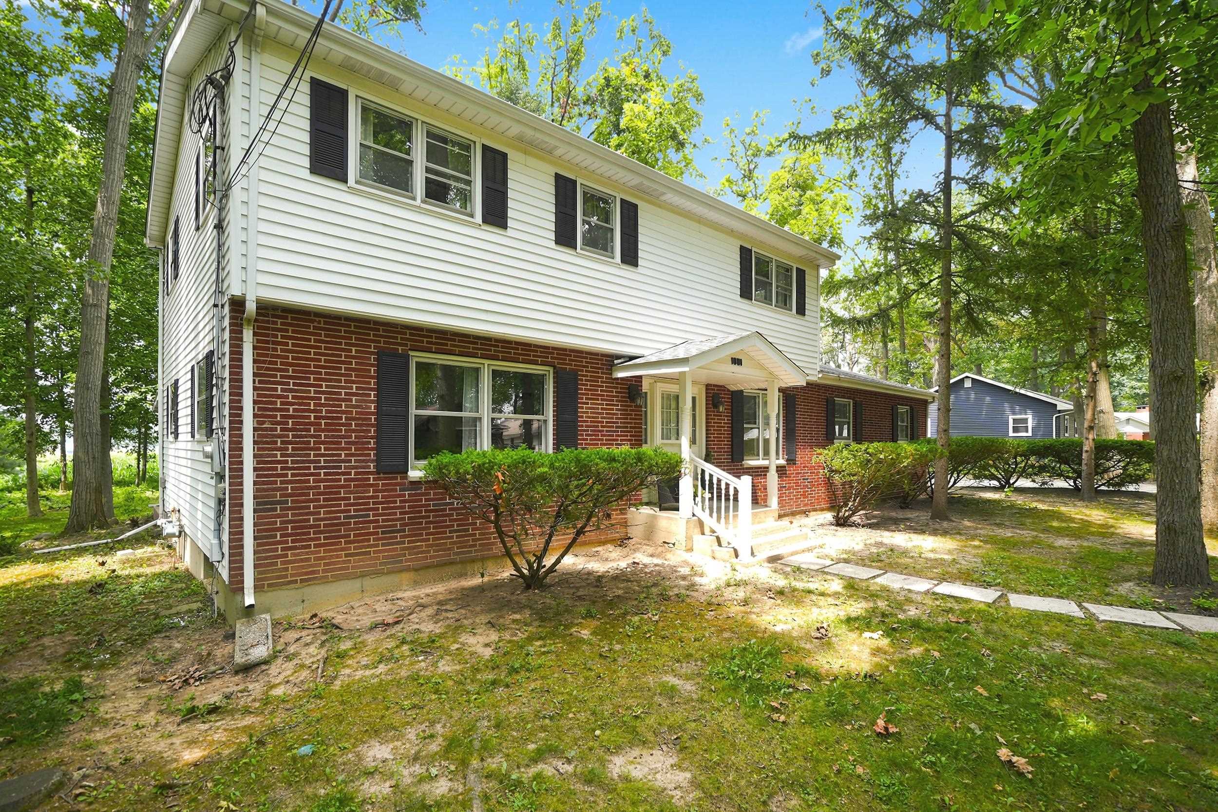1001 Hickory Hills Drive Property Photo 1