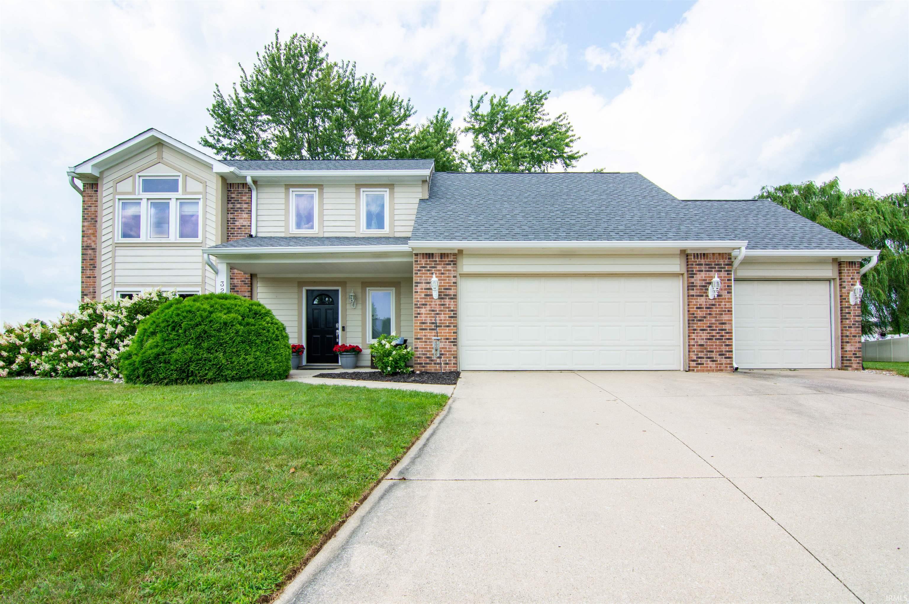 3209 Brampton Drive Property Photo 1