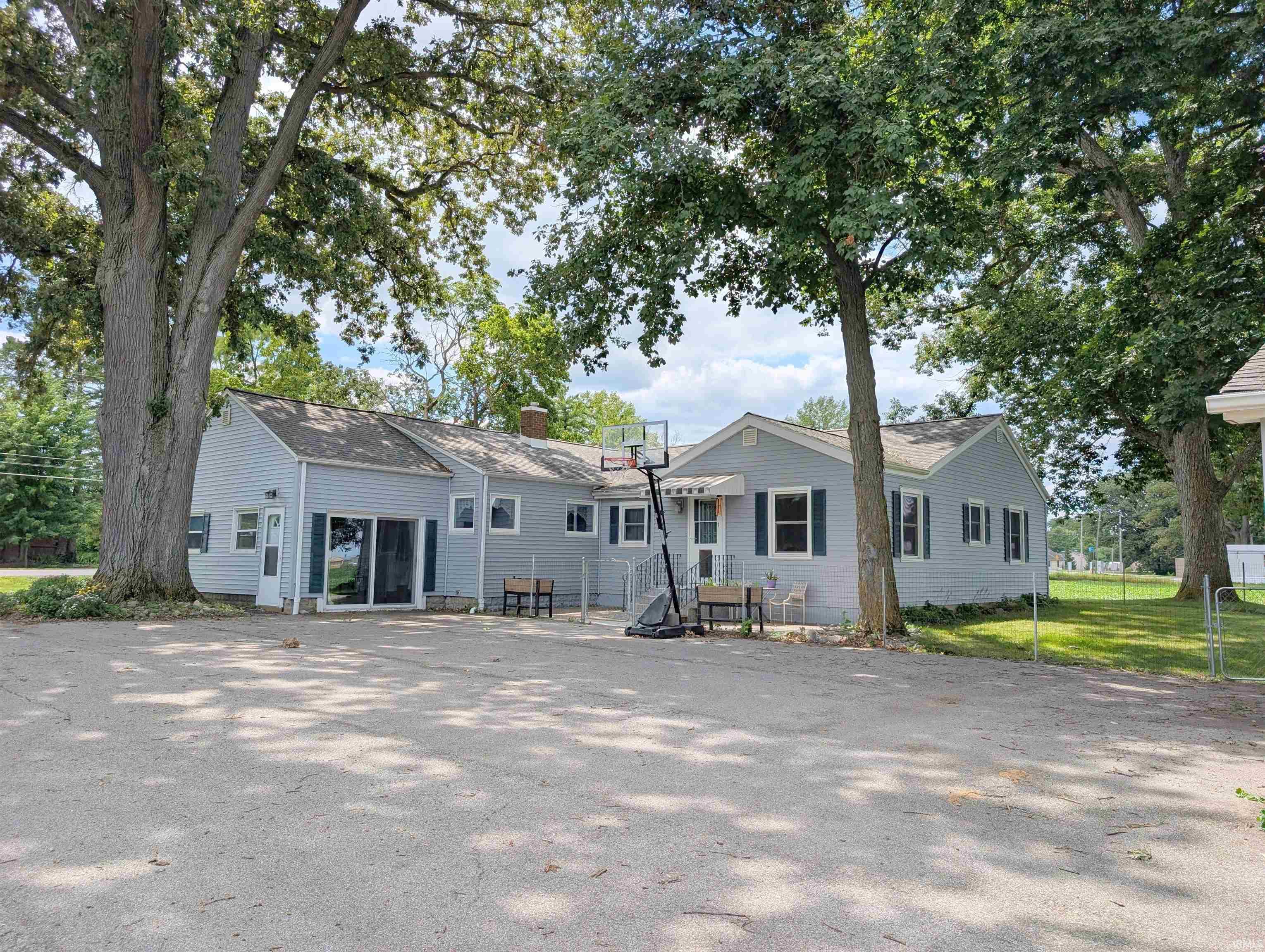 1105 W Lancaster Street Property Photo 1