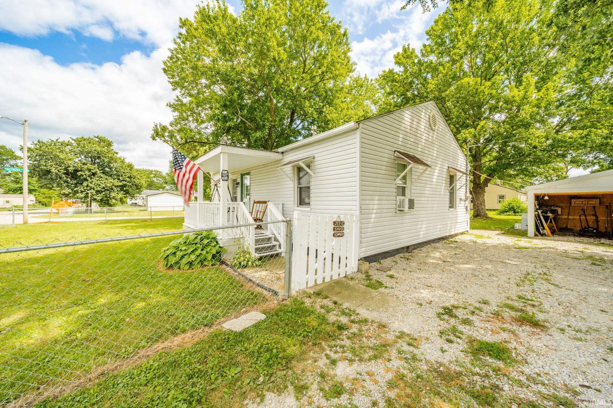 2911 E Wysor Street Property Photo 1