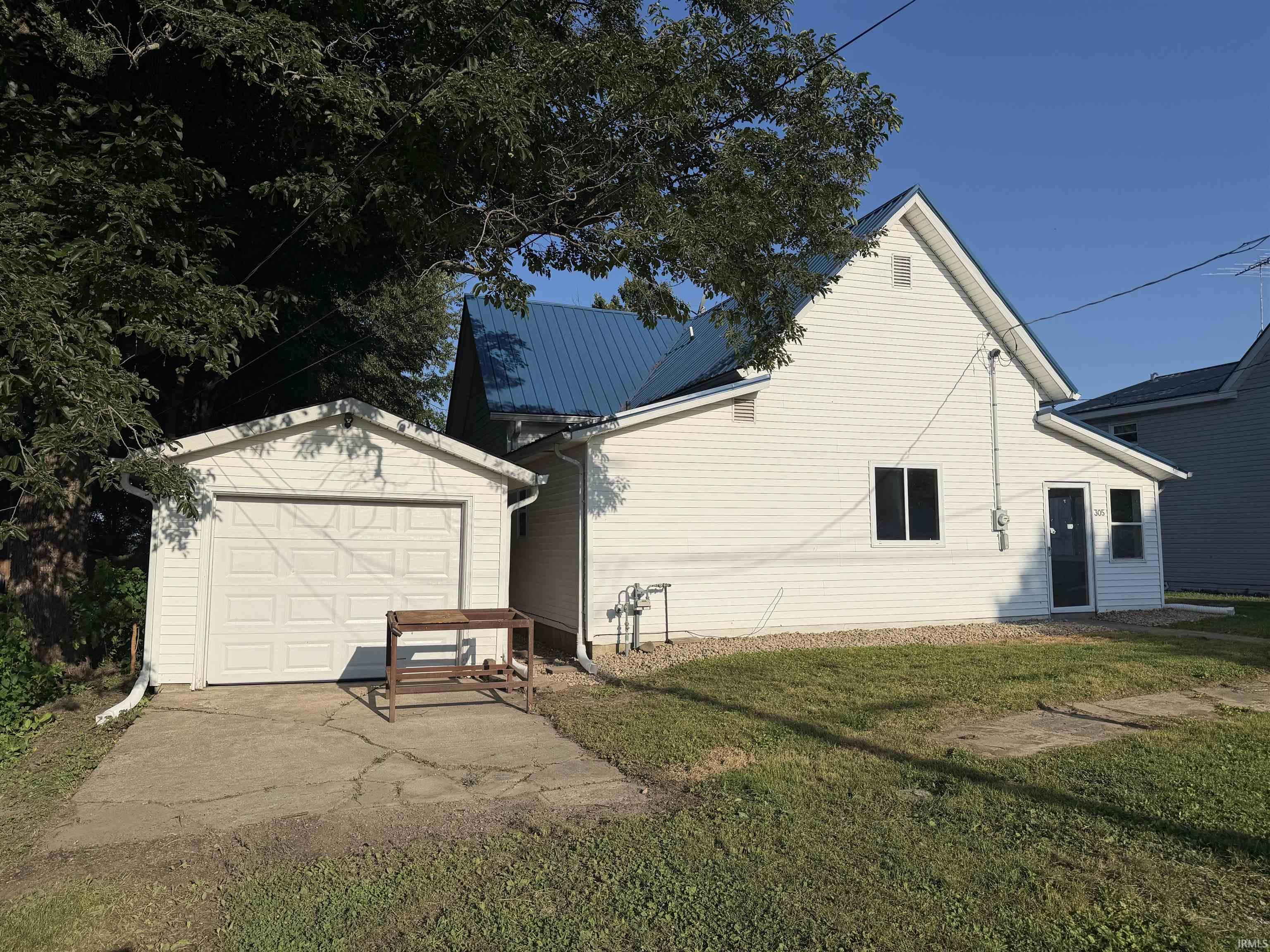 305 2nd Street