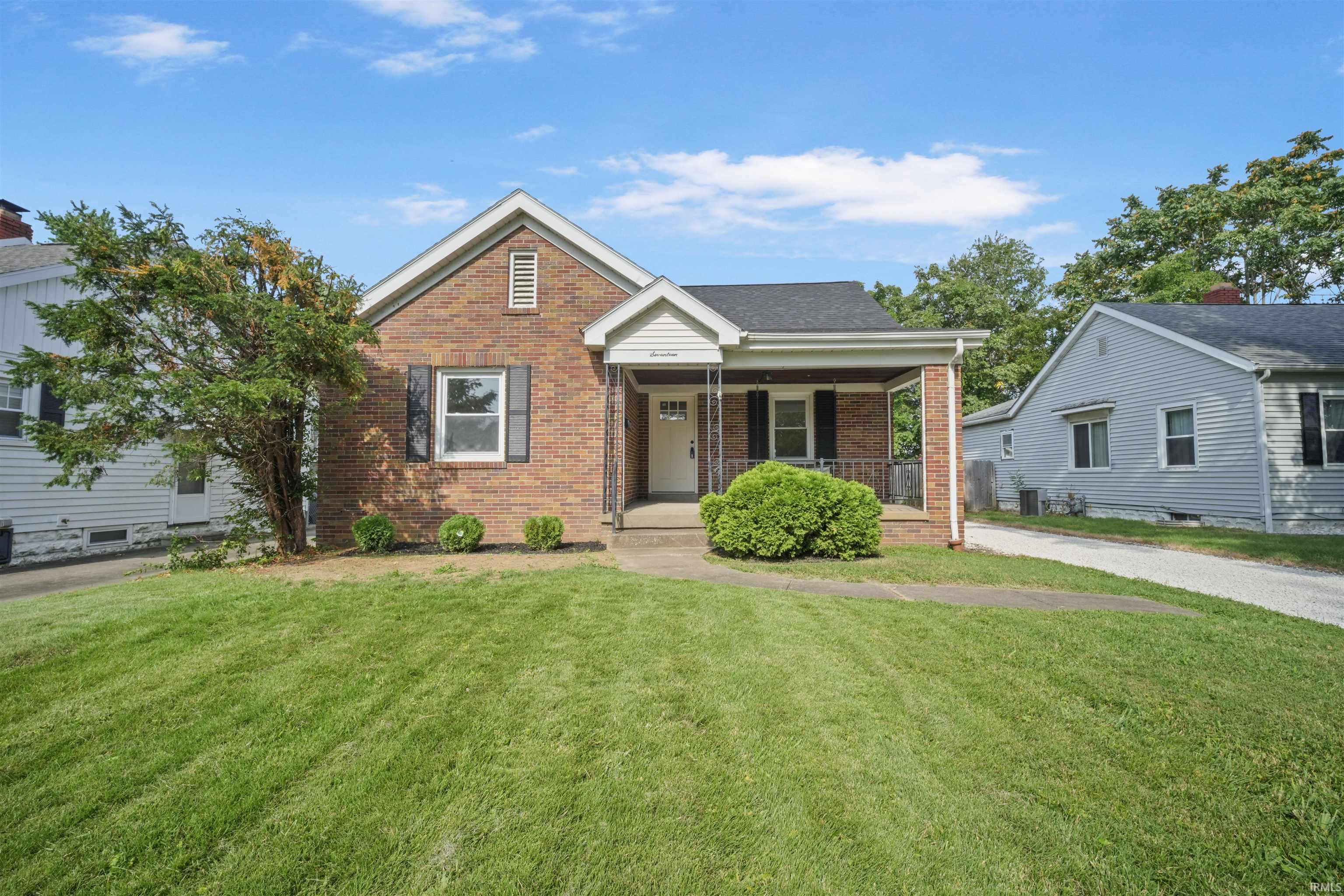 17 S Fairlawn Avenue Property Photo 1