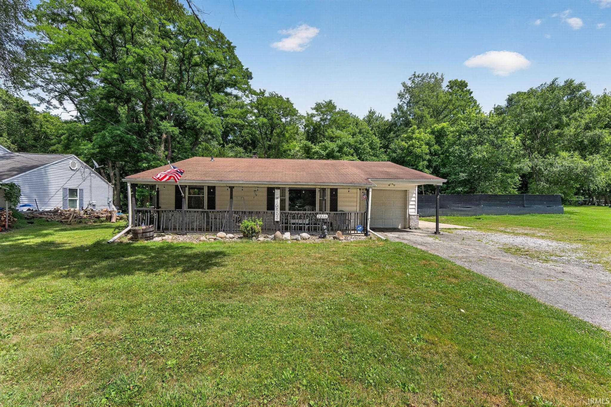 2816 S Locust Road Property Photo 1